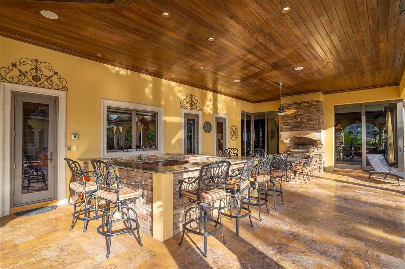 1363 OCEANVIEW DR — photo 8