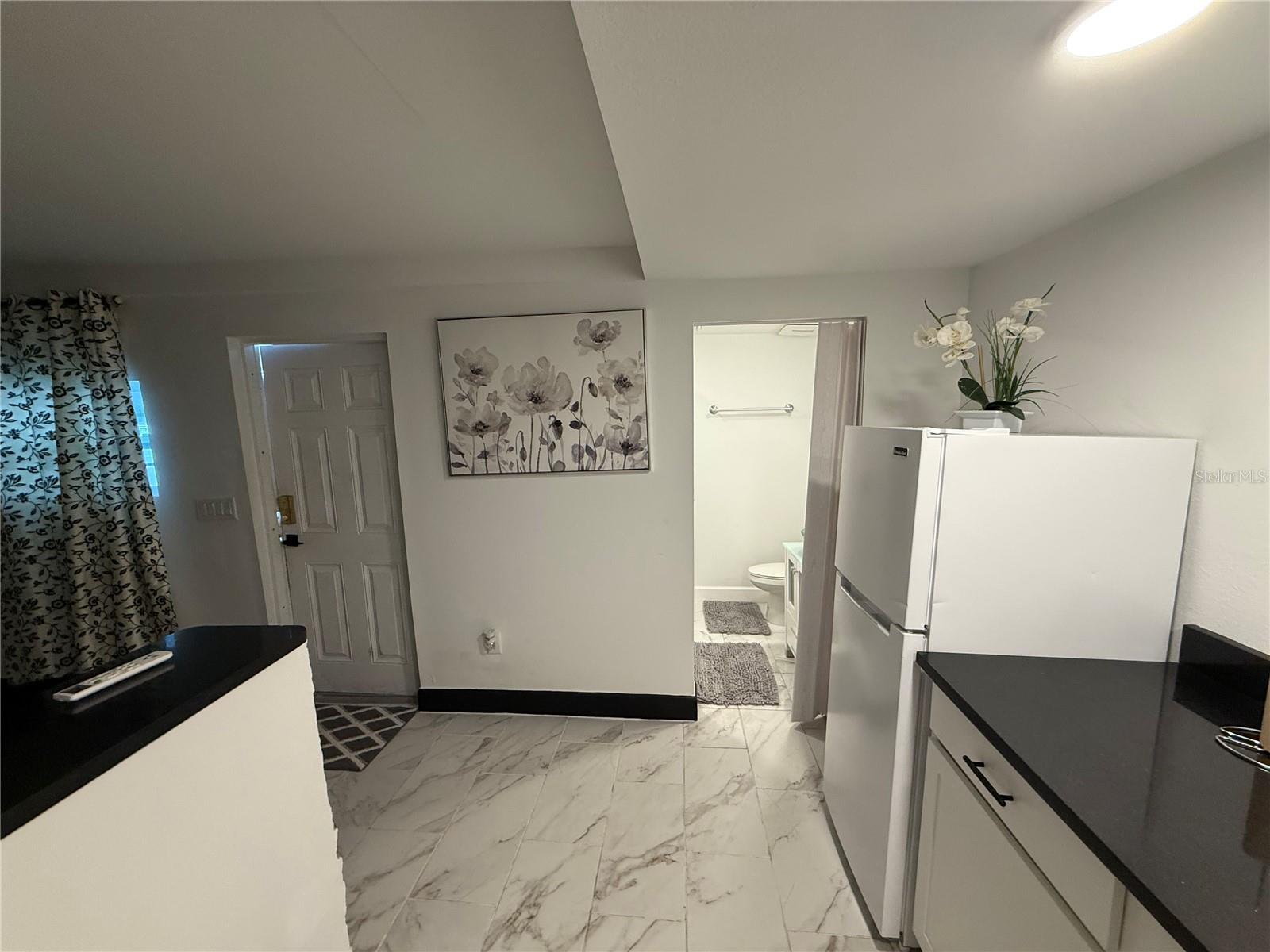 7018 N HALE AVE — photo 30
