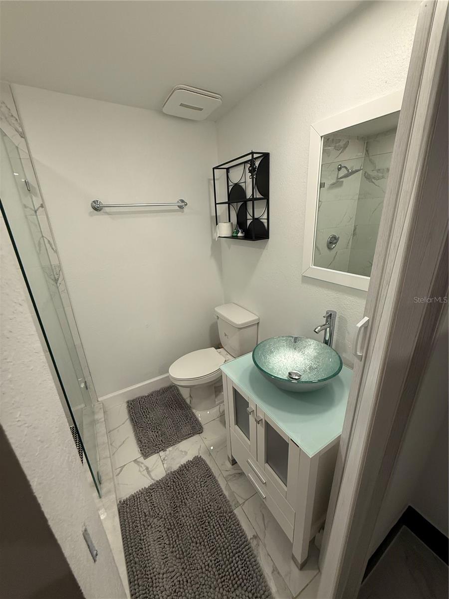 7018 N HALE AVE — photo 29