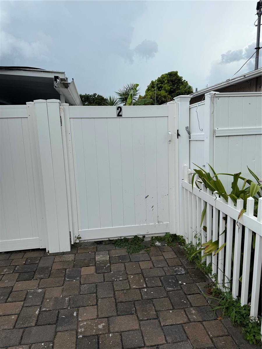 7018 N HALE AVE — photo 35