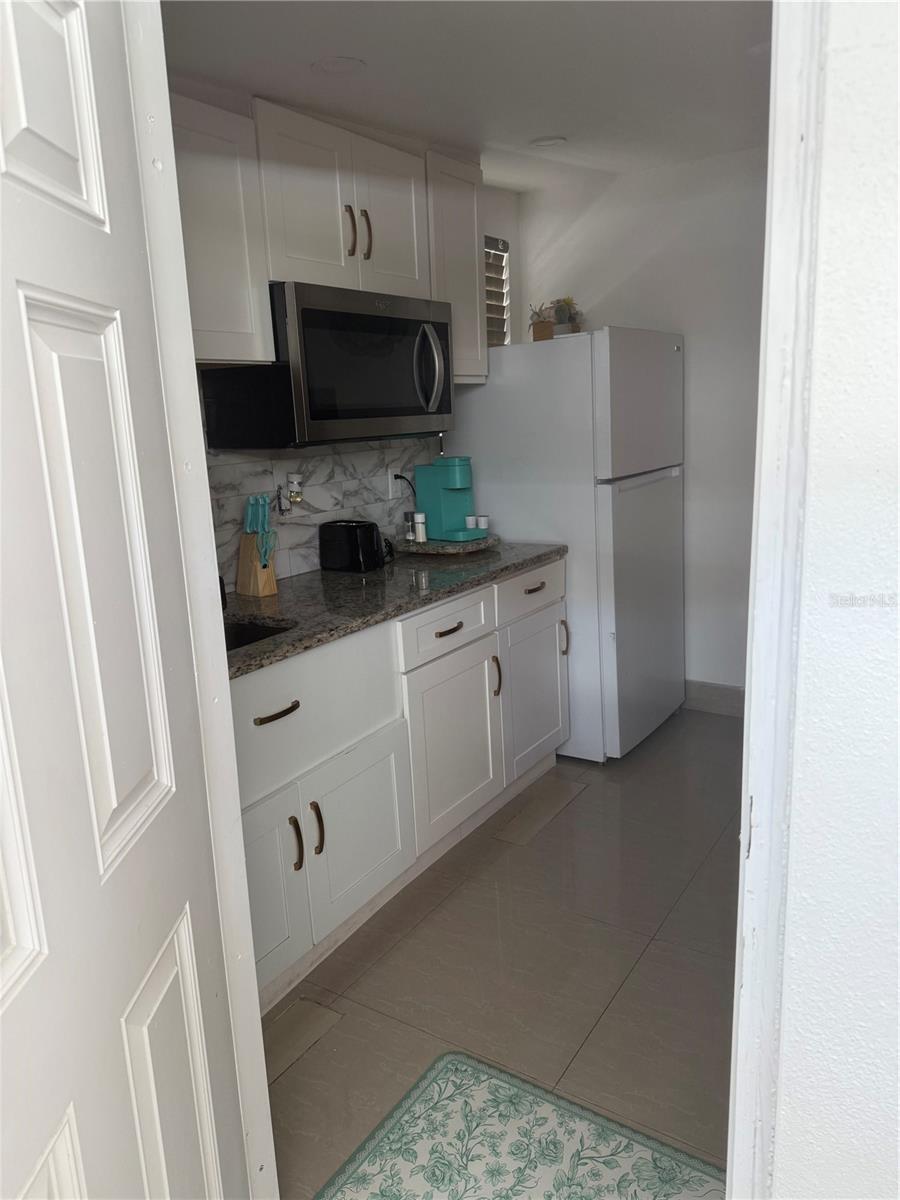 7018 N HALE AVE — photo 26