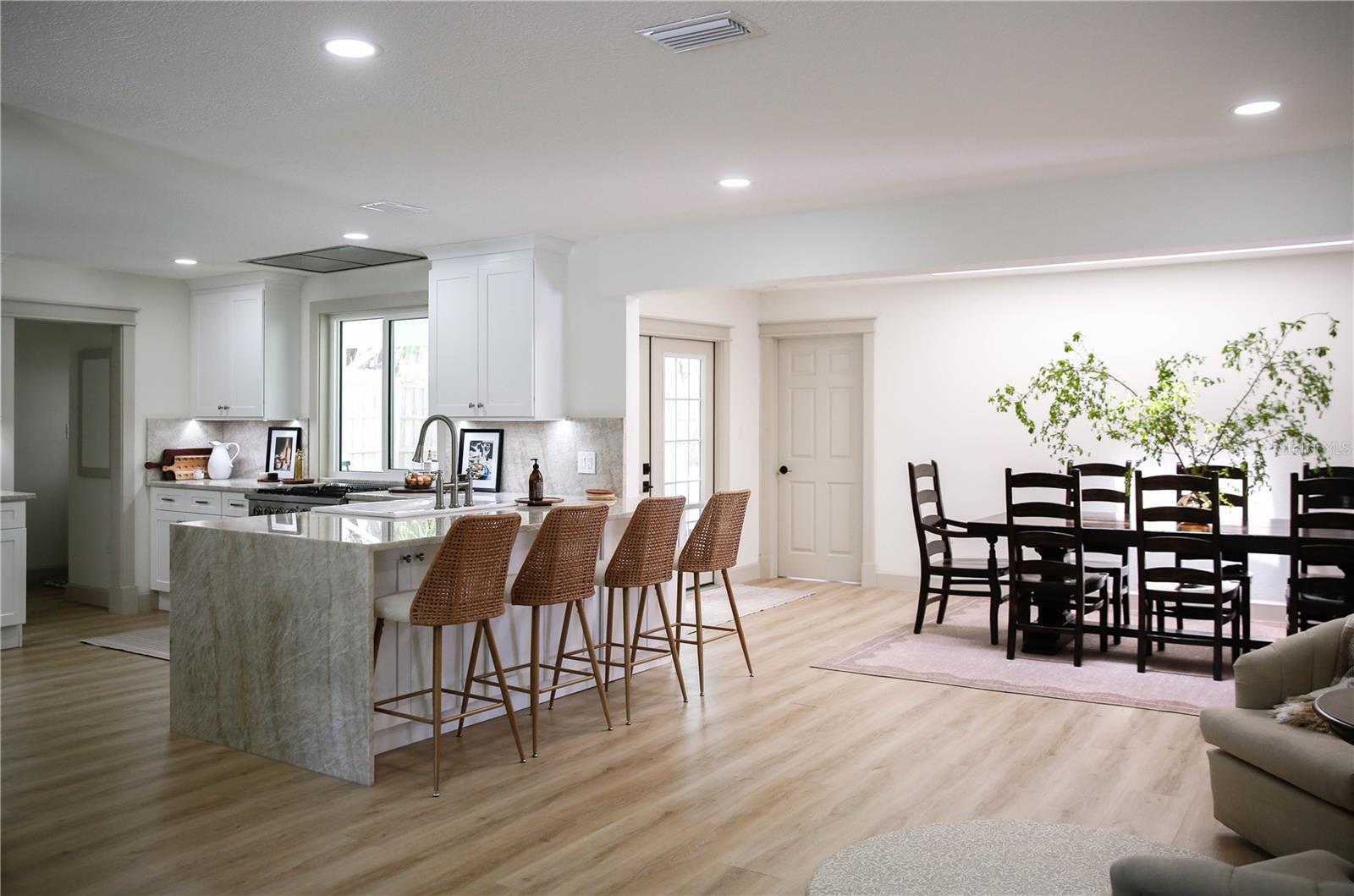 4646 GLEASON AVE — photo 8
