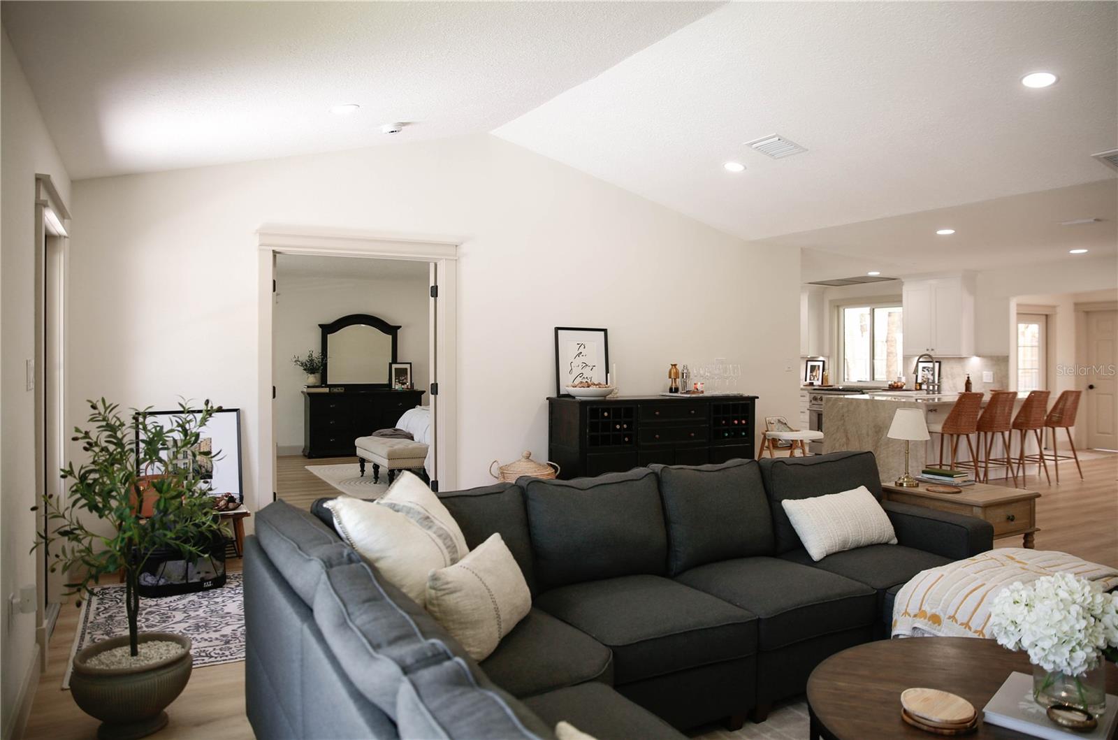 4646 GLEASON AVE — photo 6