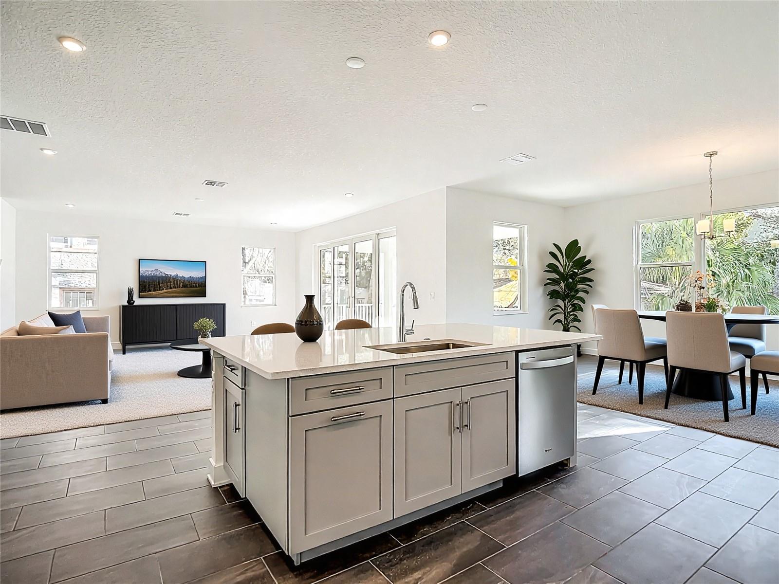 410 S WEST SHORE BLVD — photo 91