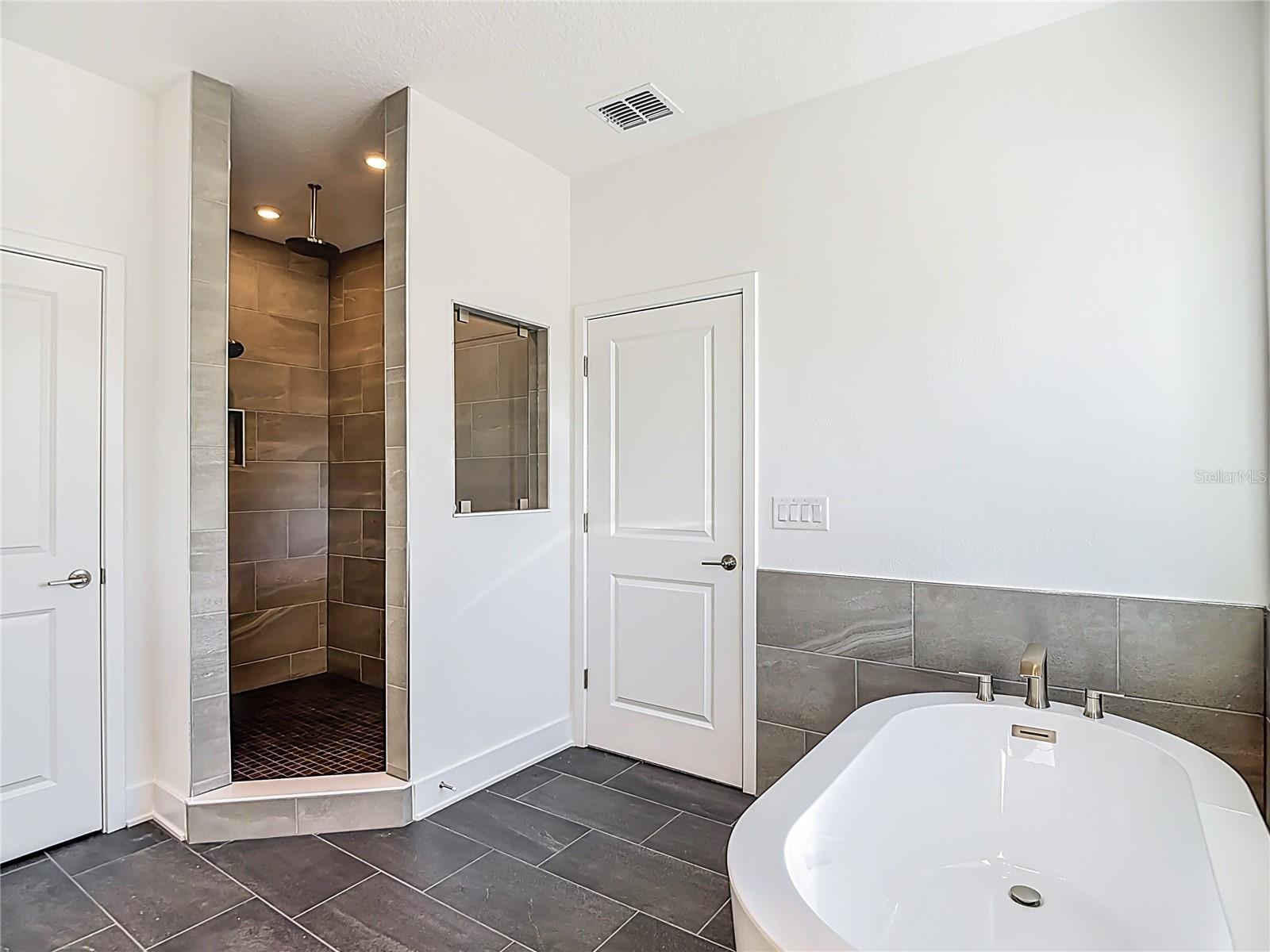 410 S WEST SHORE BLVD — photo 54