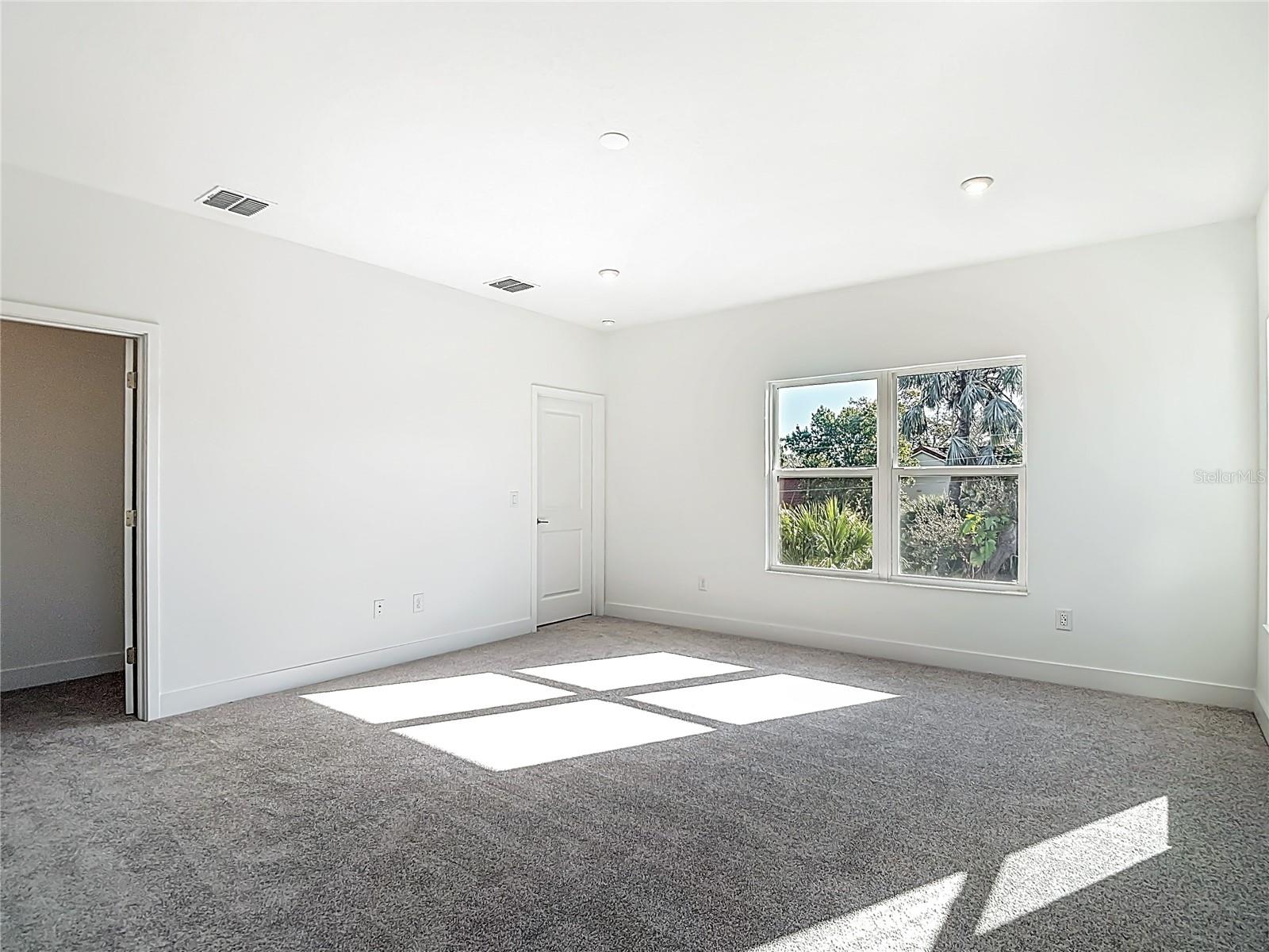 410 S WEST SHORE BLVD — photo 49