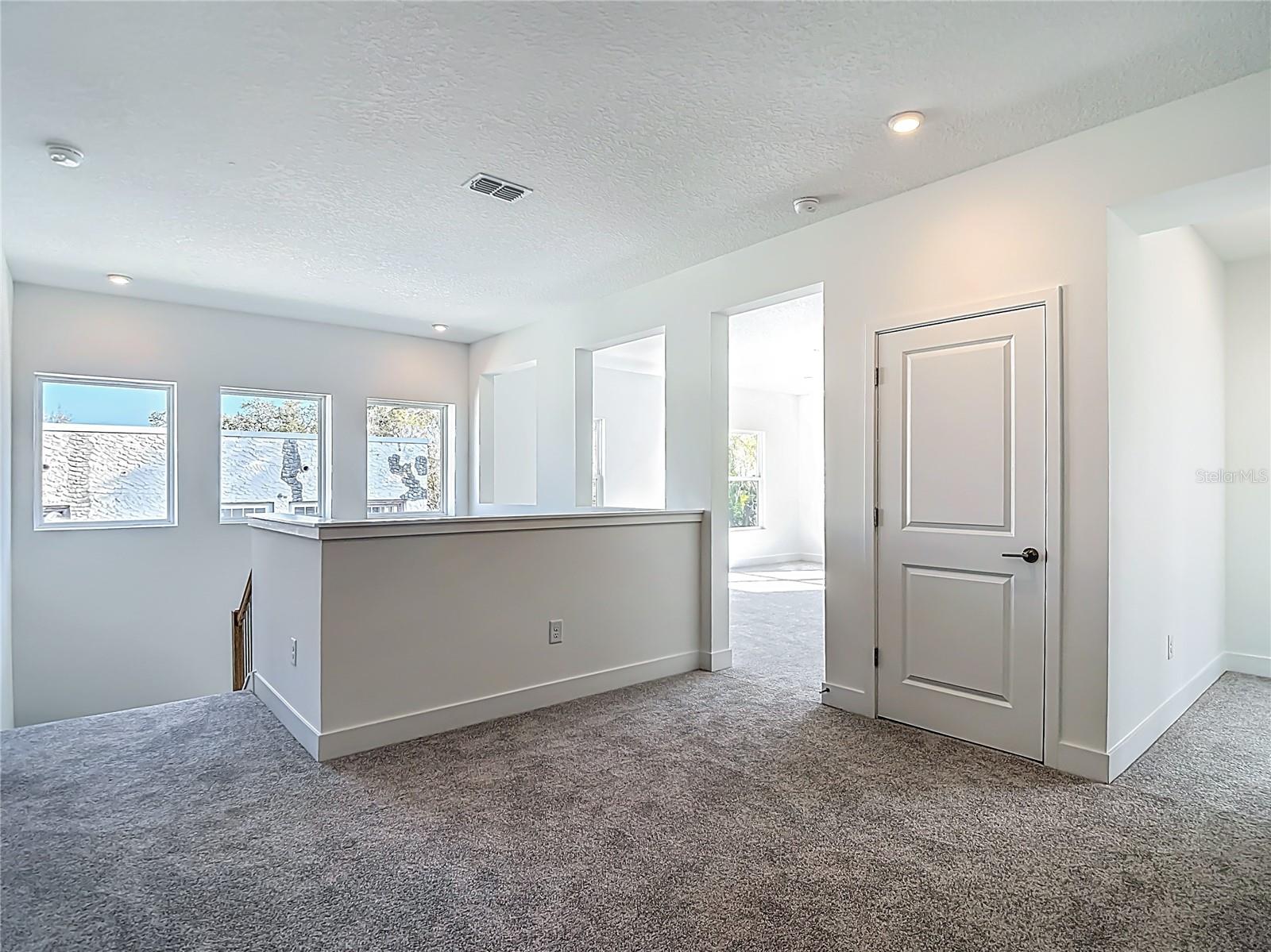 410 S WEST SHORE BLVD — photo 40