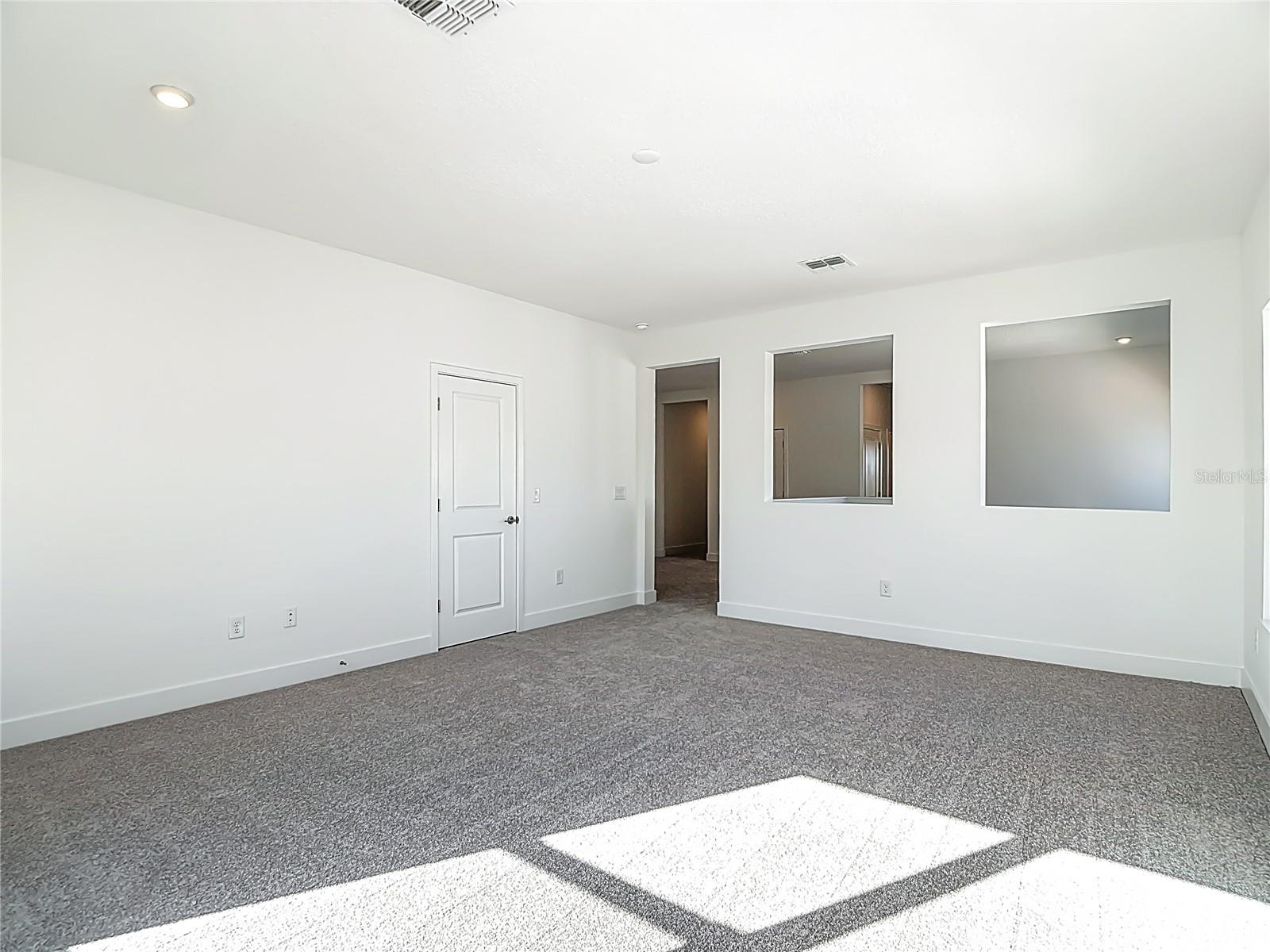 410 S WEST SHORE BLVD — photo 44