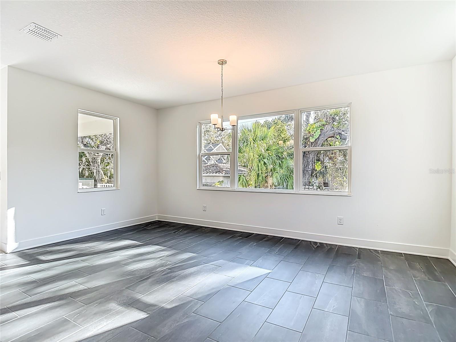 410 S WEST SHORE BLVD — photo 23