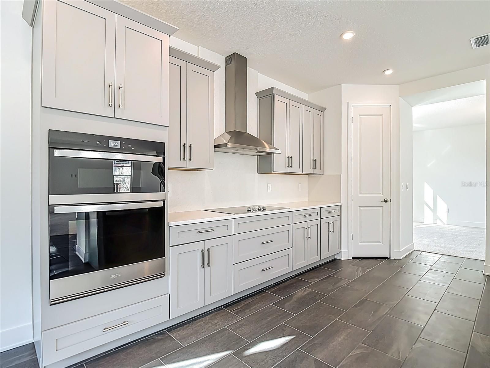 410 S WEST SHORE BLVD — photo 22