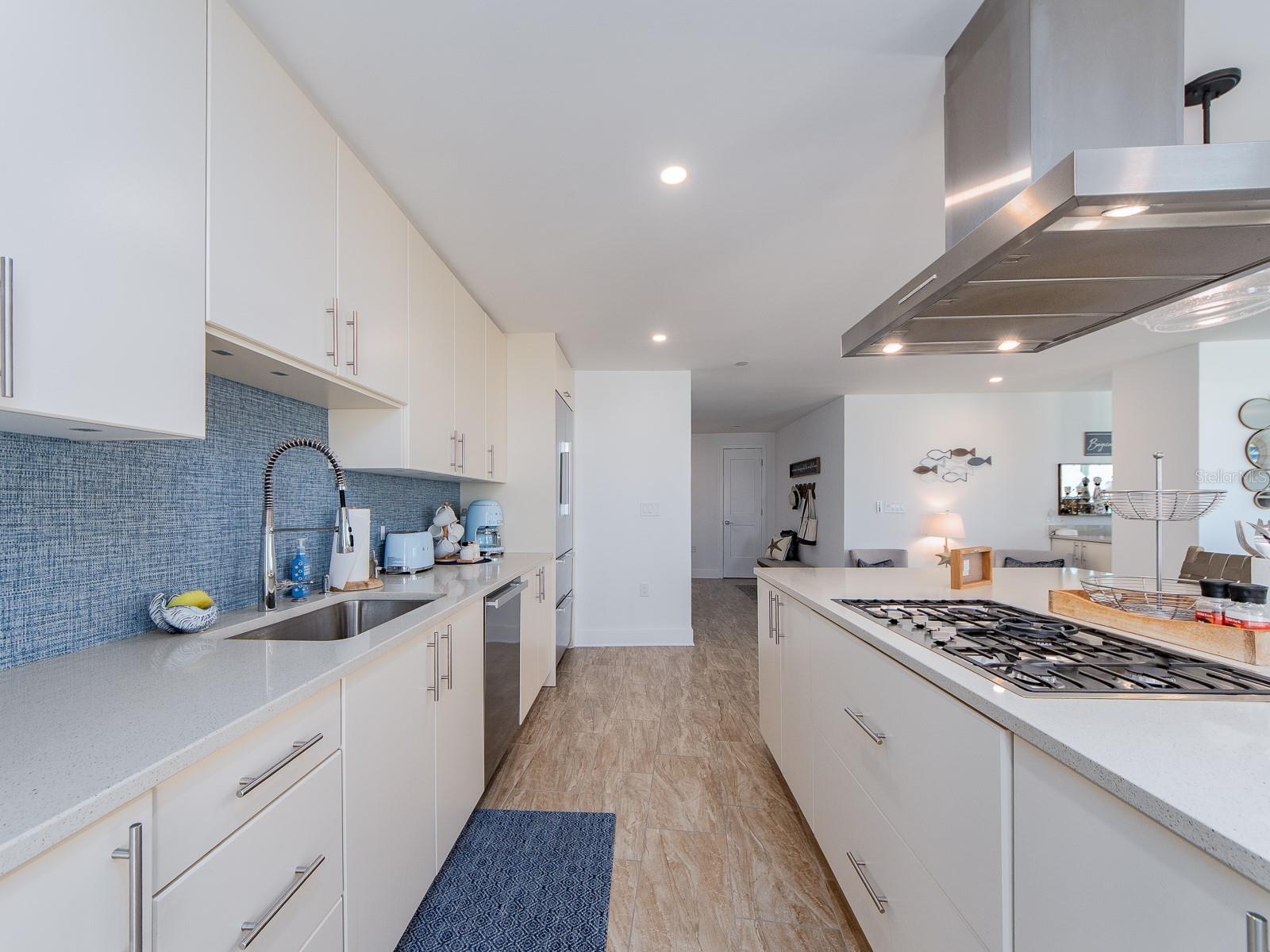 15 AVALON ST #403 — photo 31