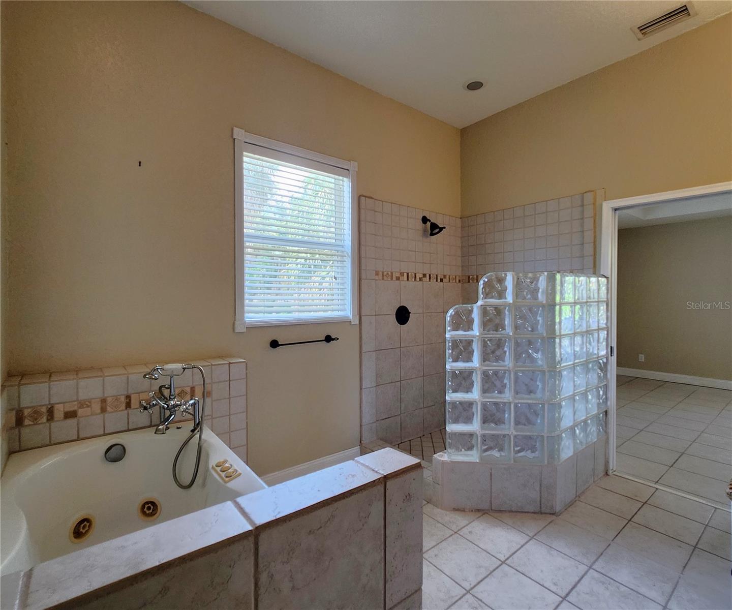 102 17TH ST NE — photo 30