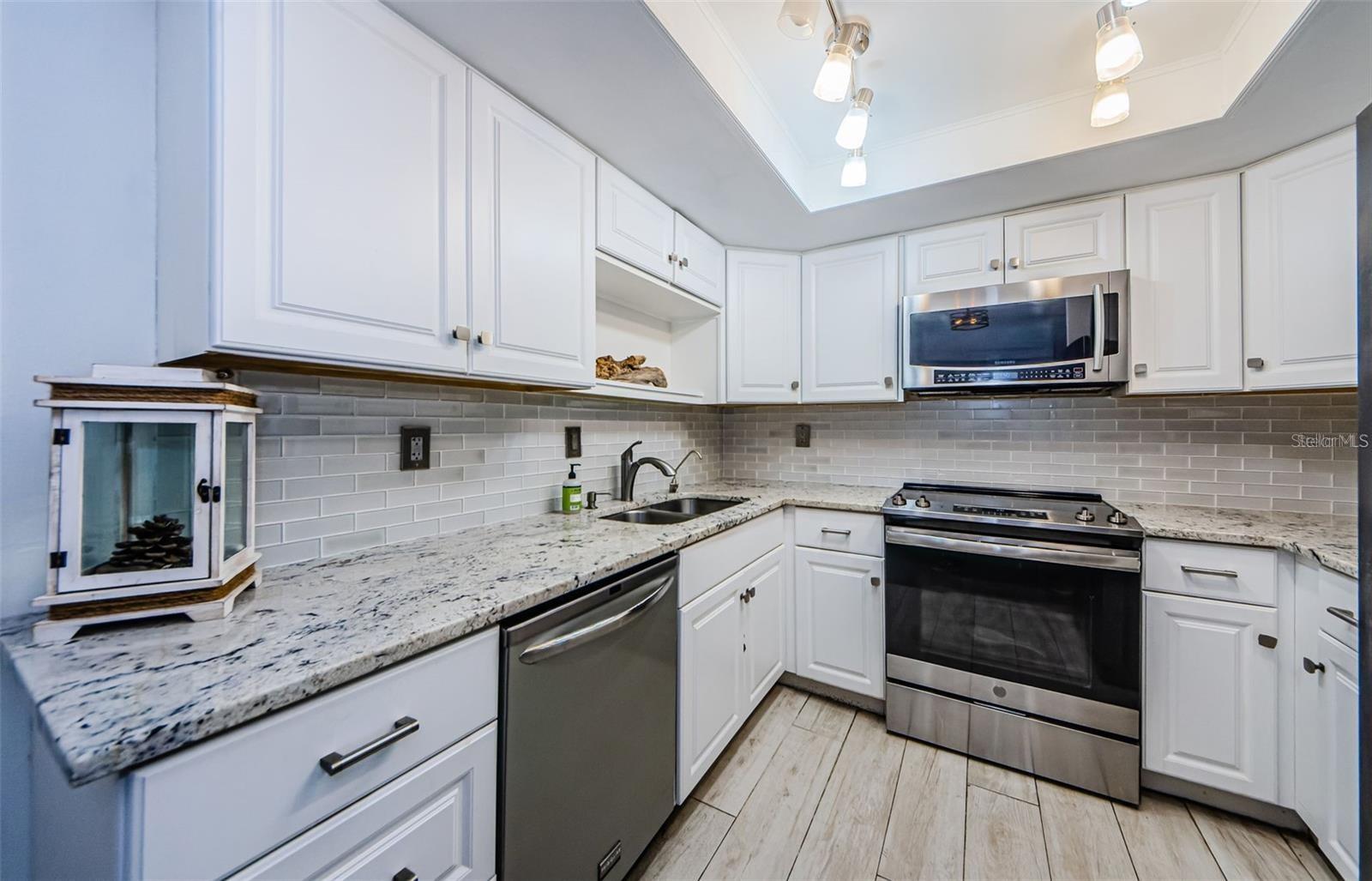 2739 SHERBROOKE LN #B — photo 16