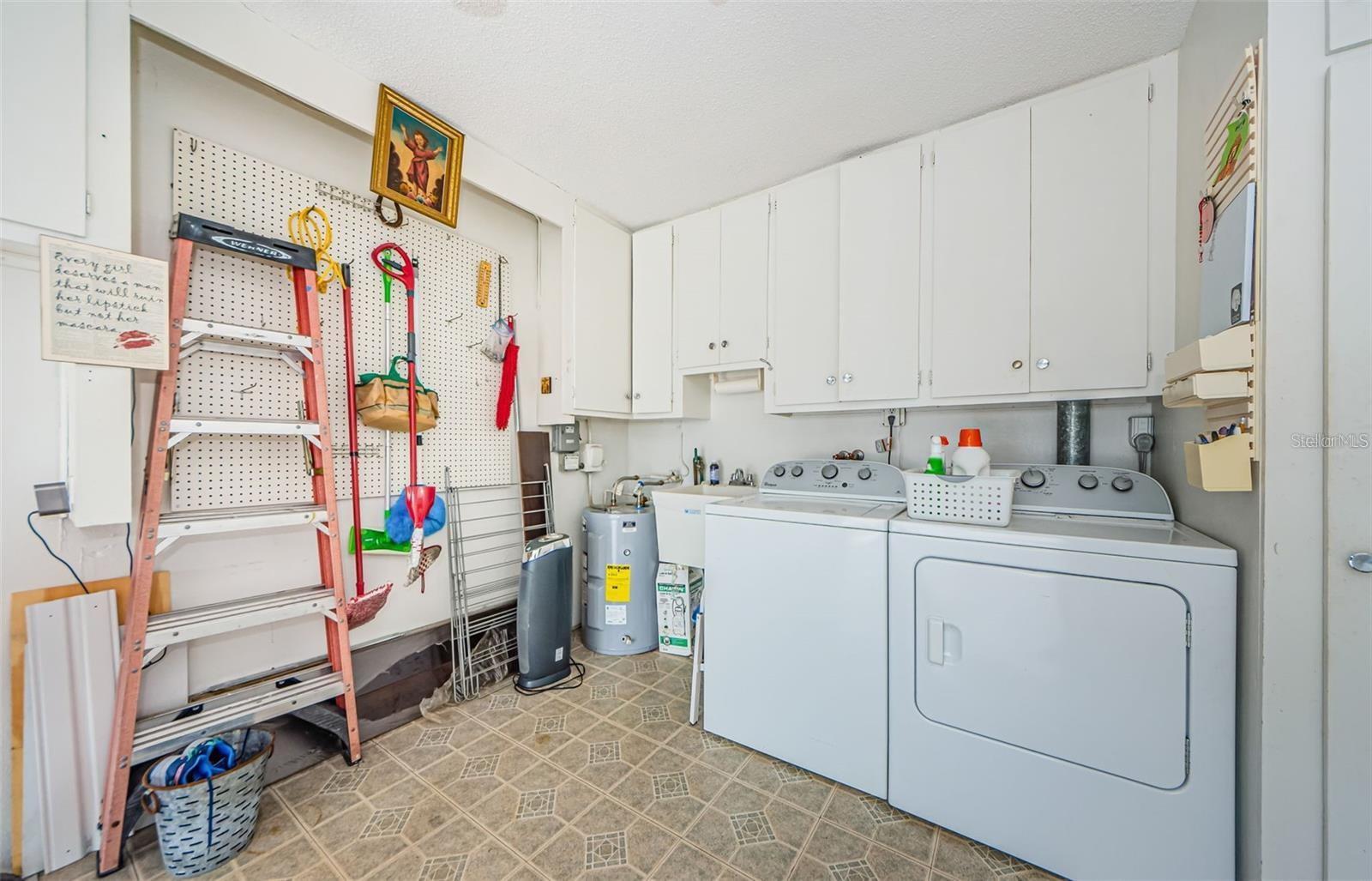 2739 SHERBROOKE LN #B — photo 28