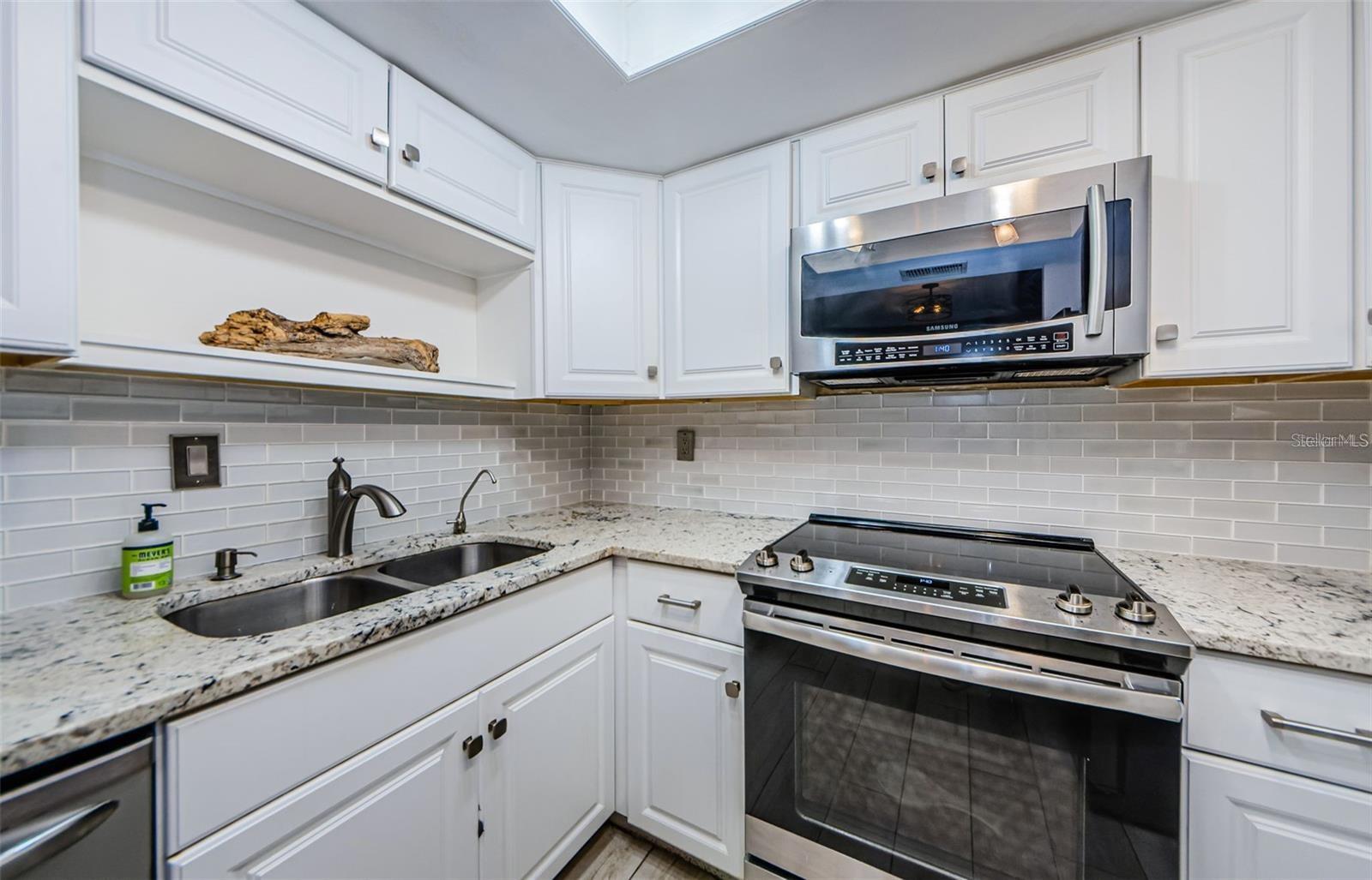 2739 SHERBROOKE LN #B — photo 13