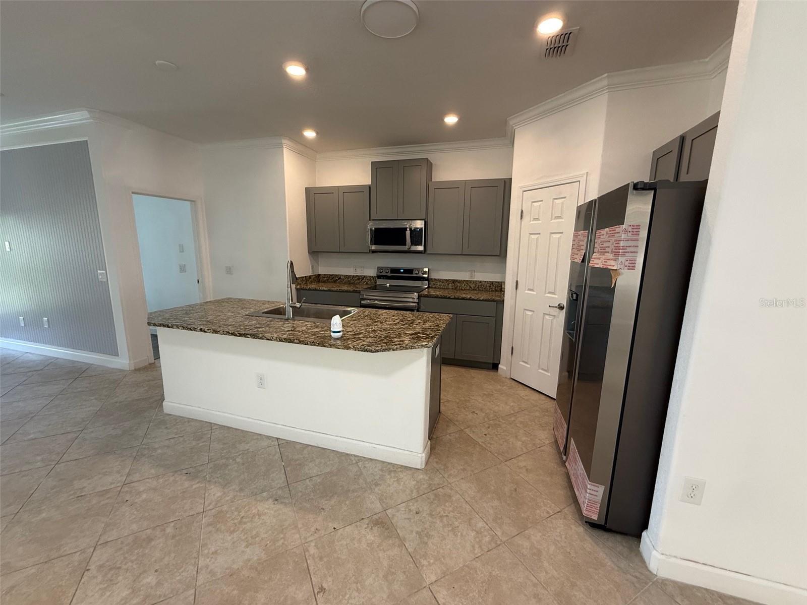 950 TERRA VISTA ST — photo 4
