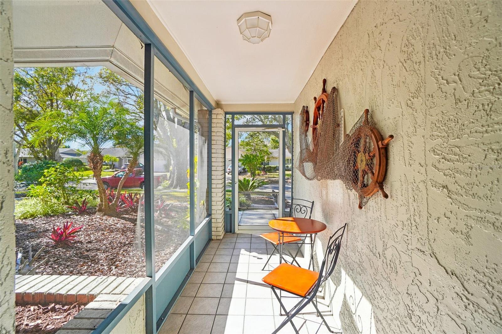 2137 MALCOLM DR — photo 3