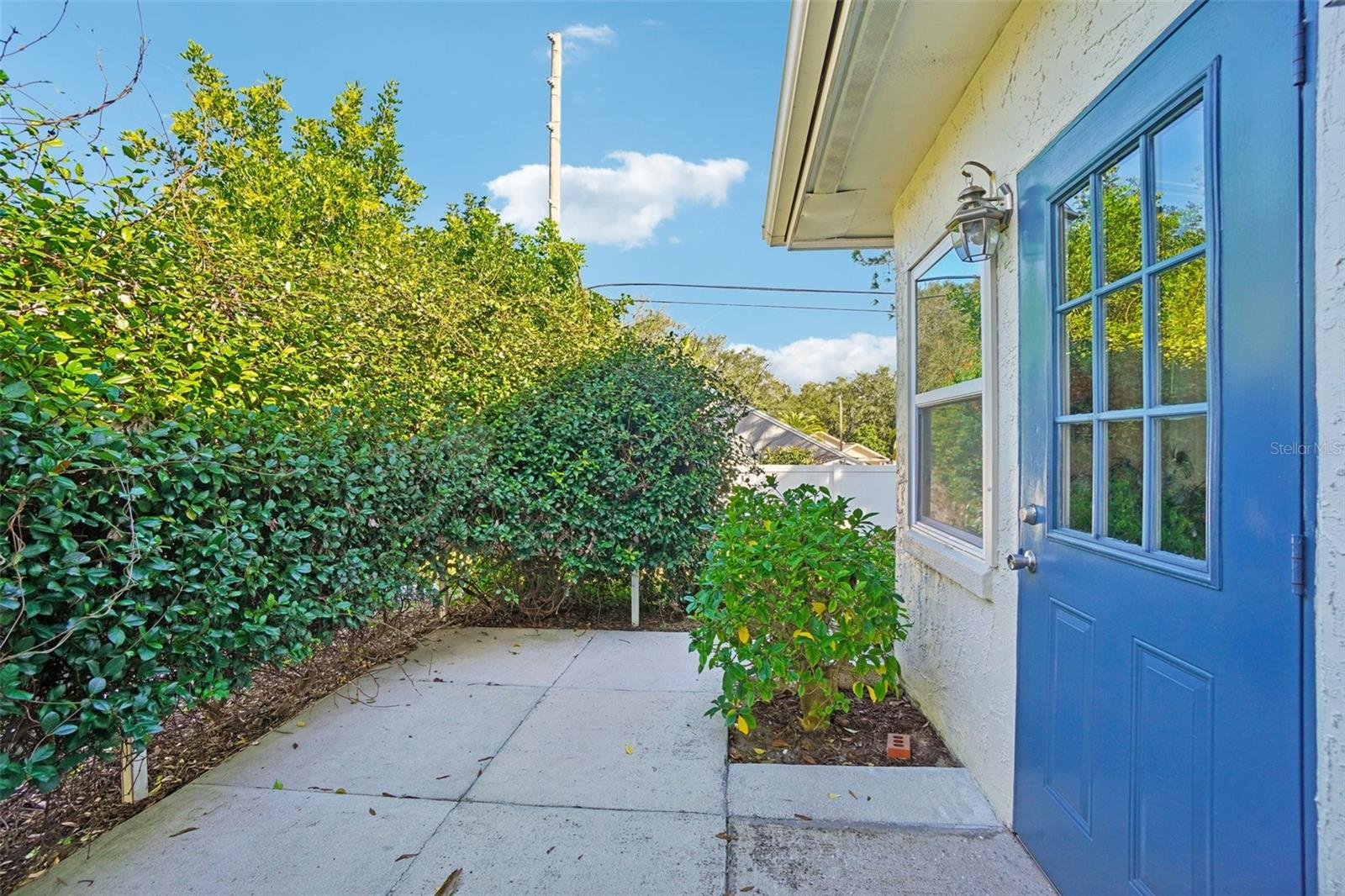 2137 MALCOLM DR — photo 26