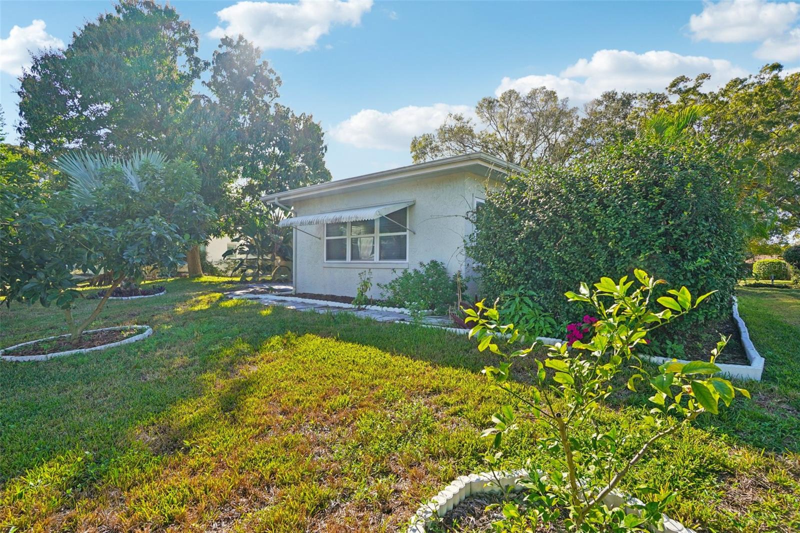 2137 MALCOLM DR — photo 28