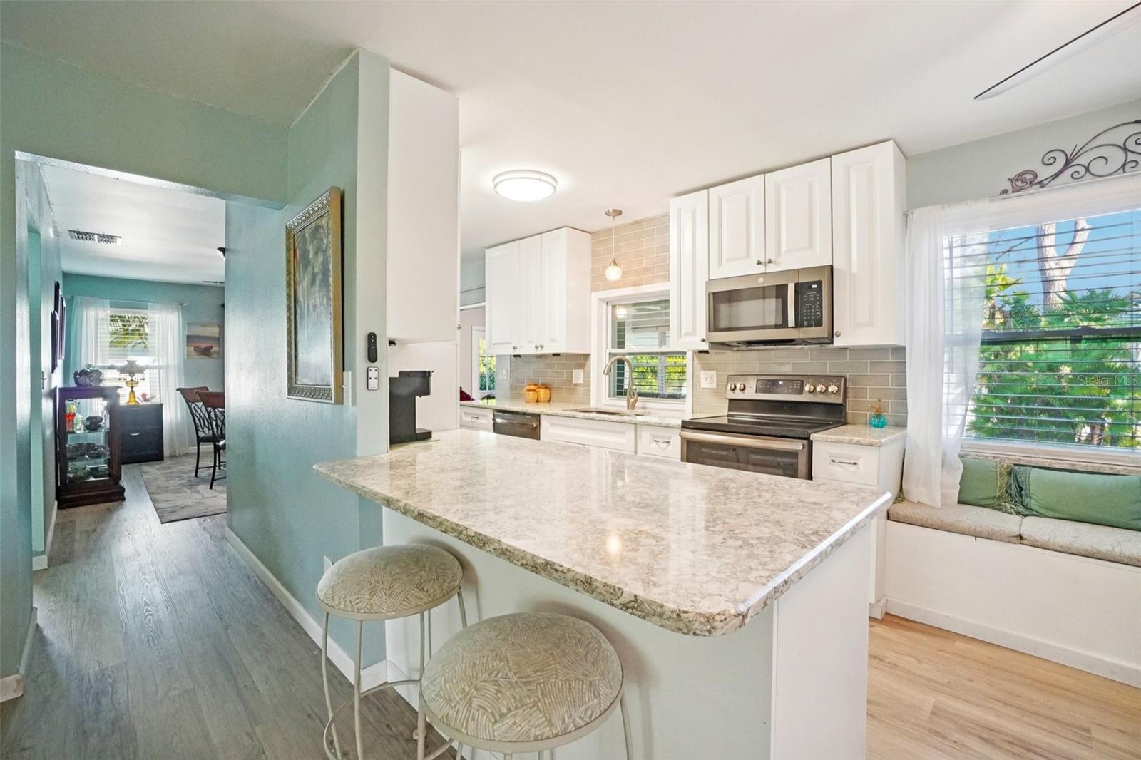 2137 MALCOLM DR — photo 11