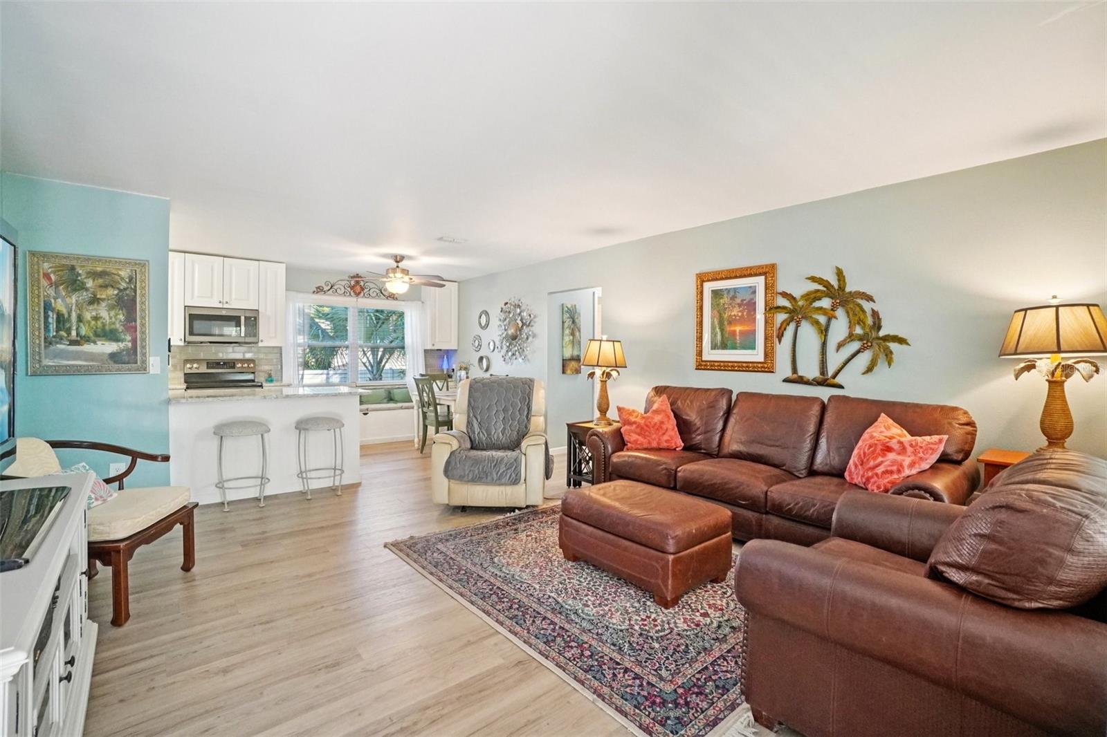 2137 MALCOLM DR — photo 4