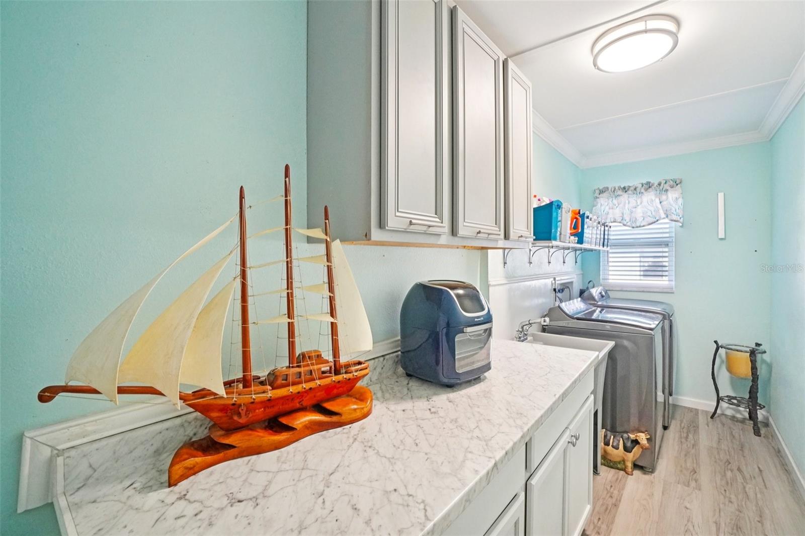 2137 MALCOLM DR — photo 22