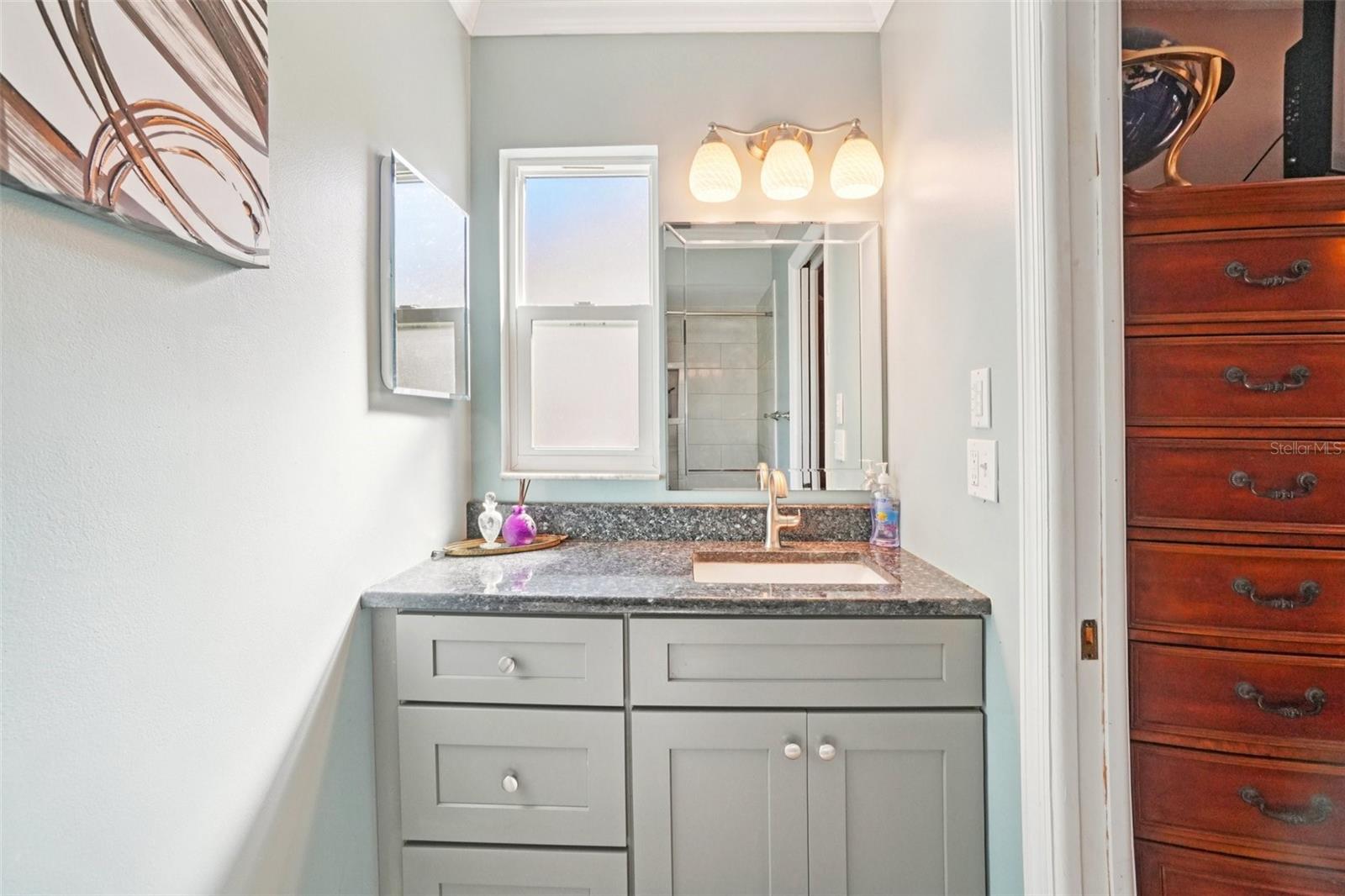2137 MALCOLM DR — photo 21