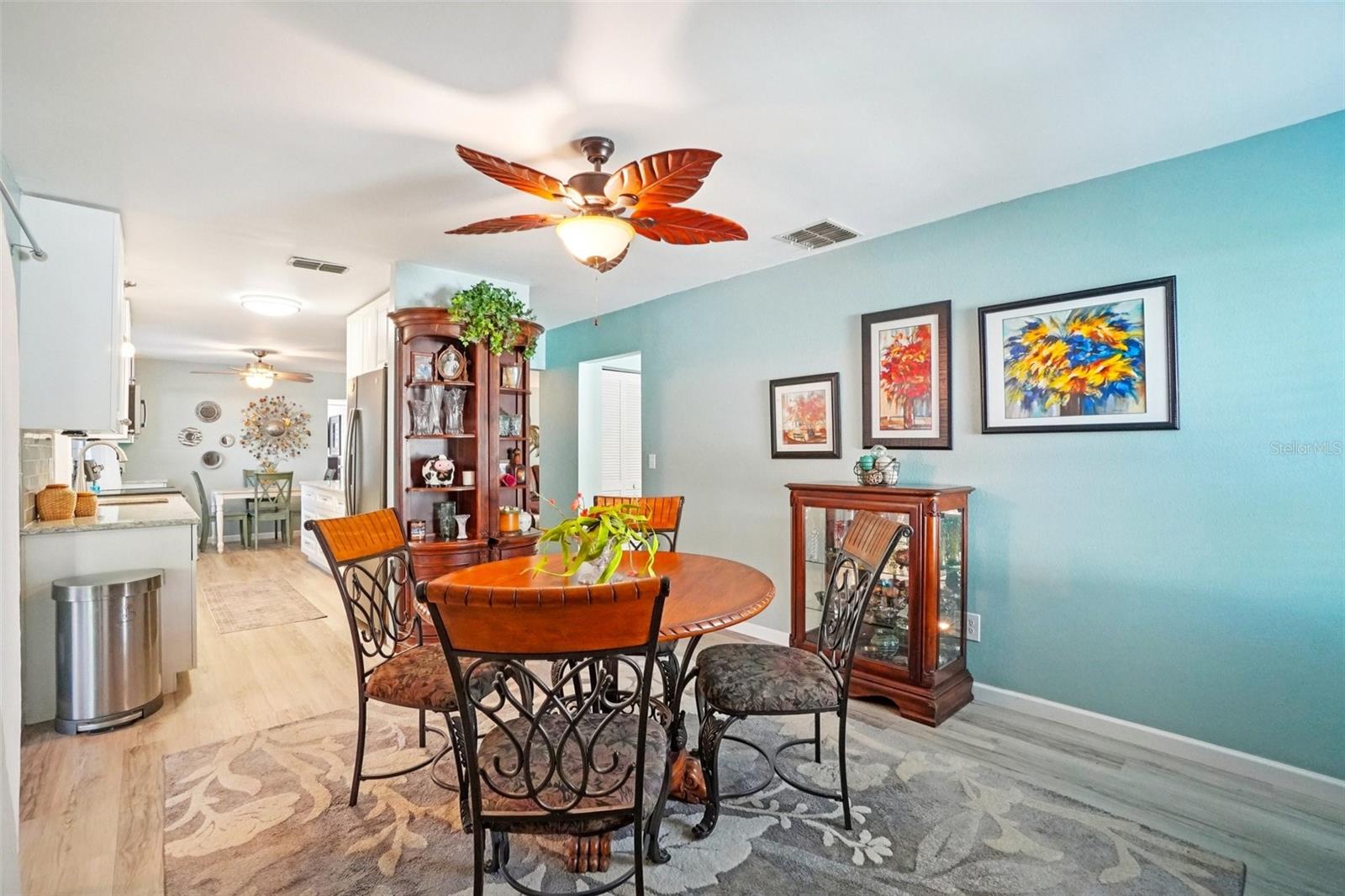 2137 MALCOLM DR — photo 16