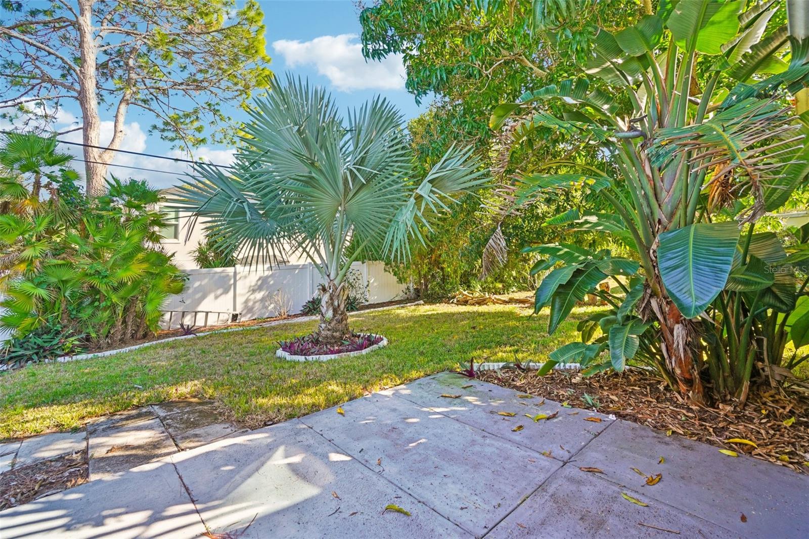 2137 MALCOLM DR — photo 27