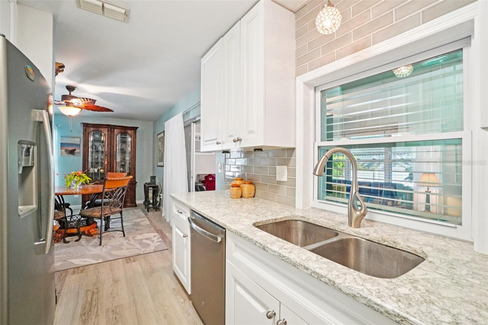 2137 MALCOLM DR — photo 13
