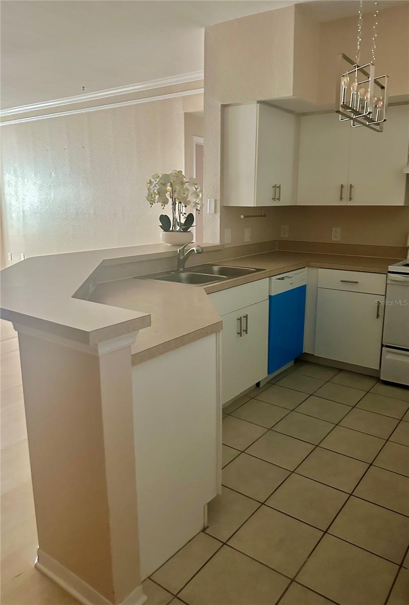 4126 CENTRAL SARASOTA PKWY #2011 — photo 9