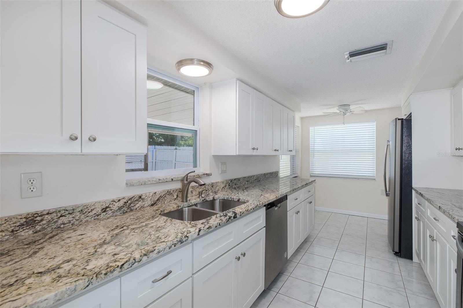 1148 FERNWOOD DR — photo 3