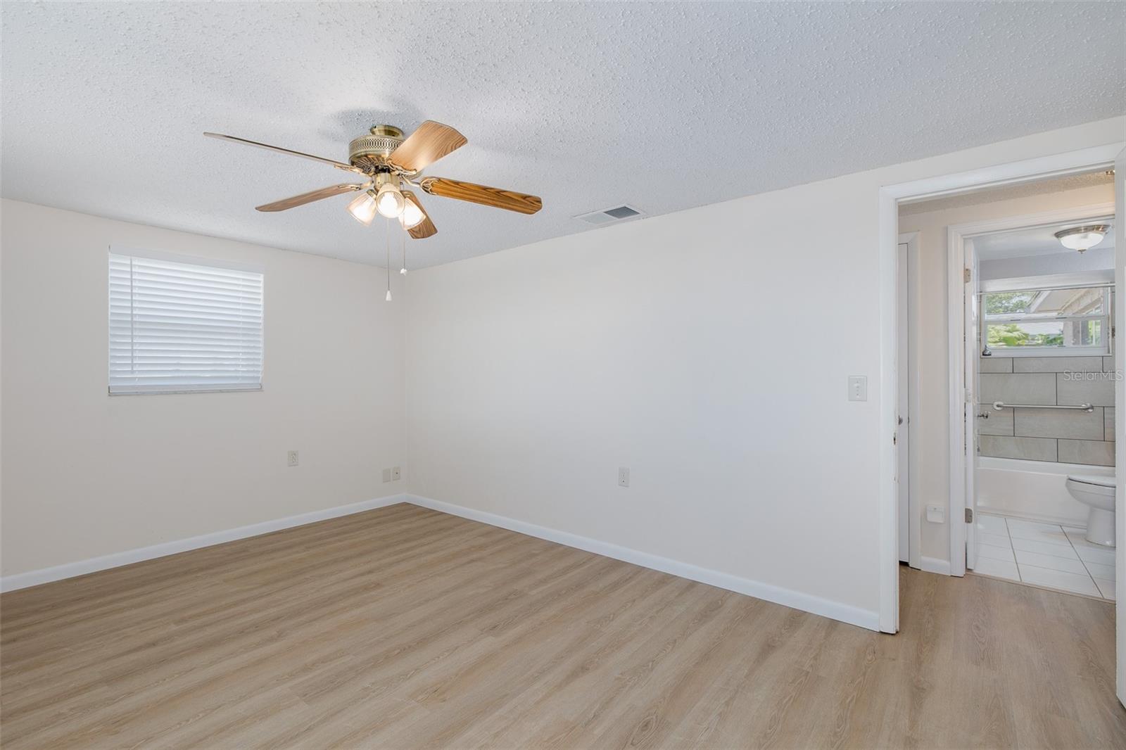 1148 FERNWOOD DR — photo 9