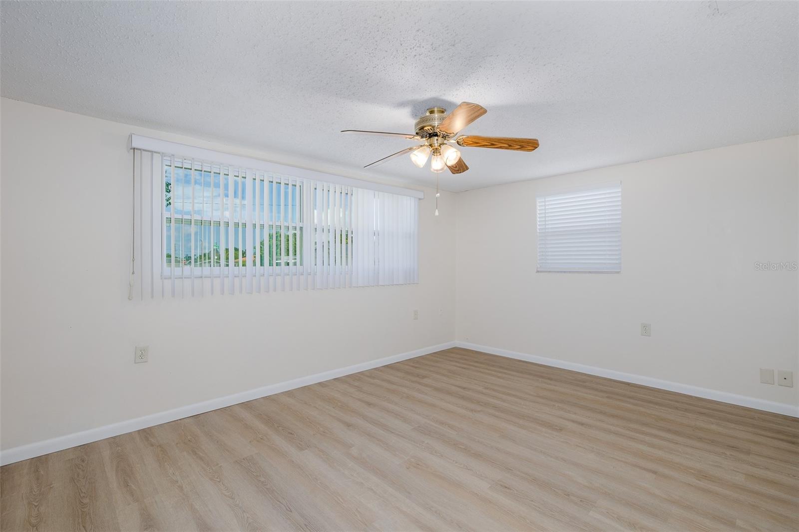 1148 FERNWOOD DR — photo 8