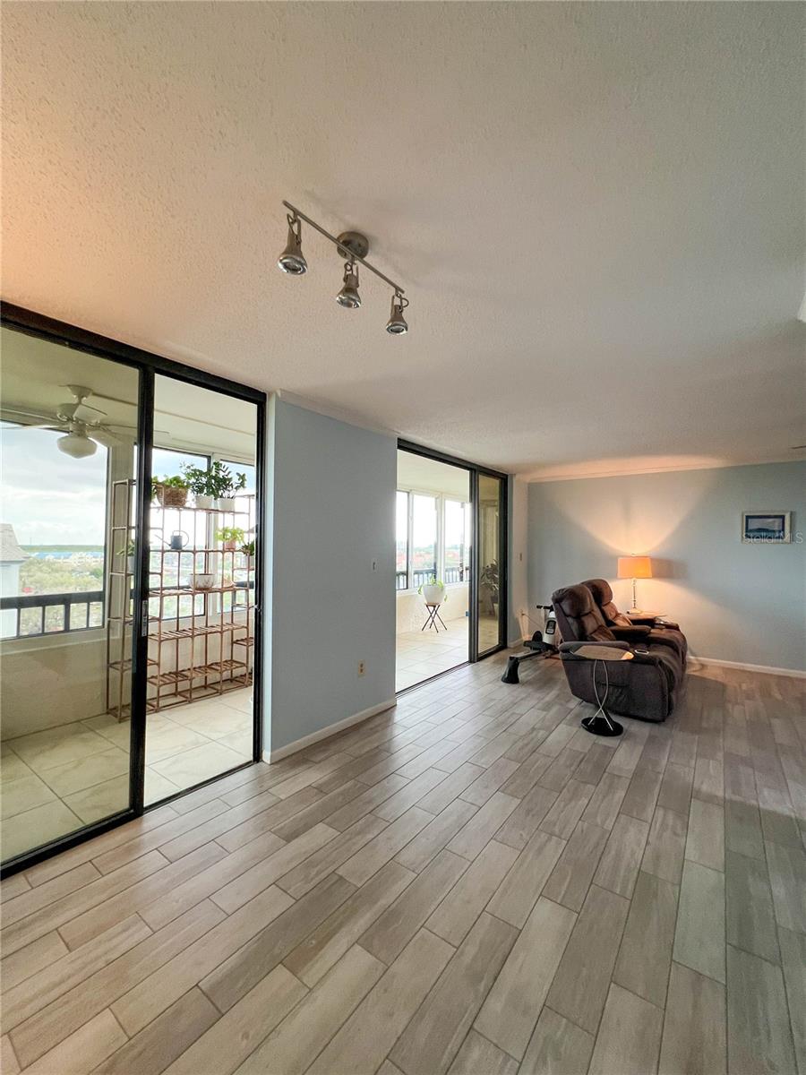 14810 RUE DE BAYONNE #7G — photo 15