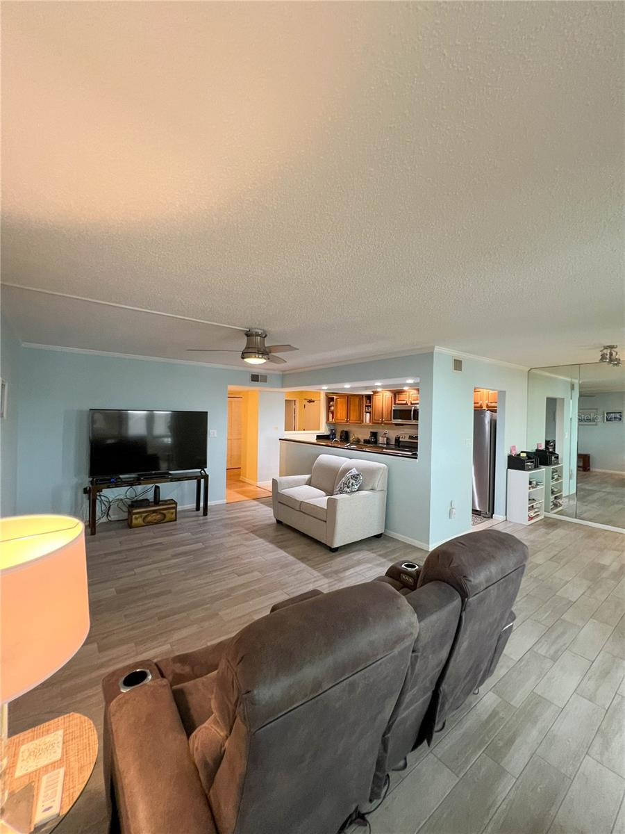 14810 RUE DE BAYONNE #7G — photo 17