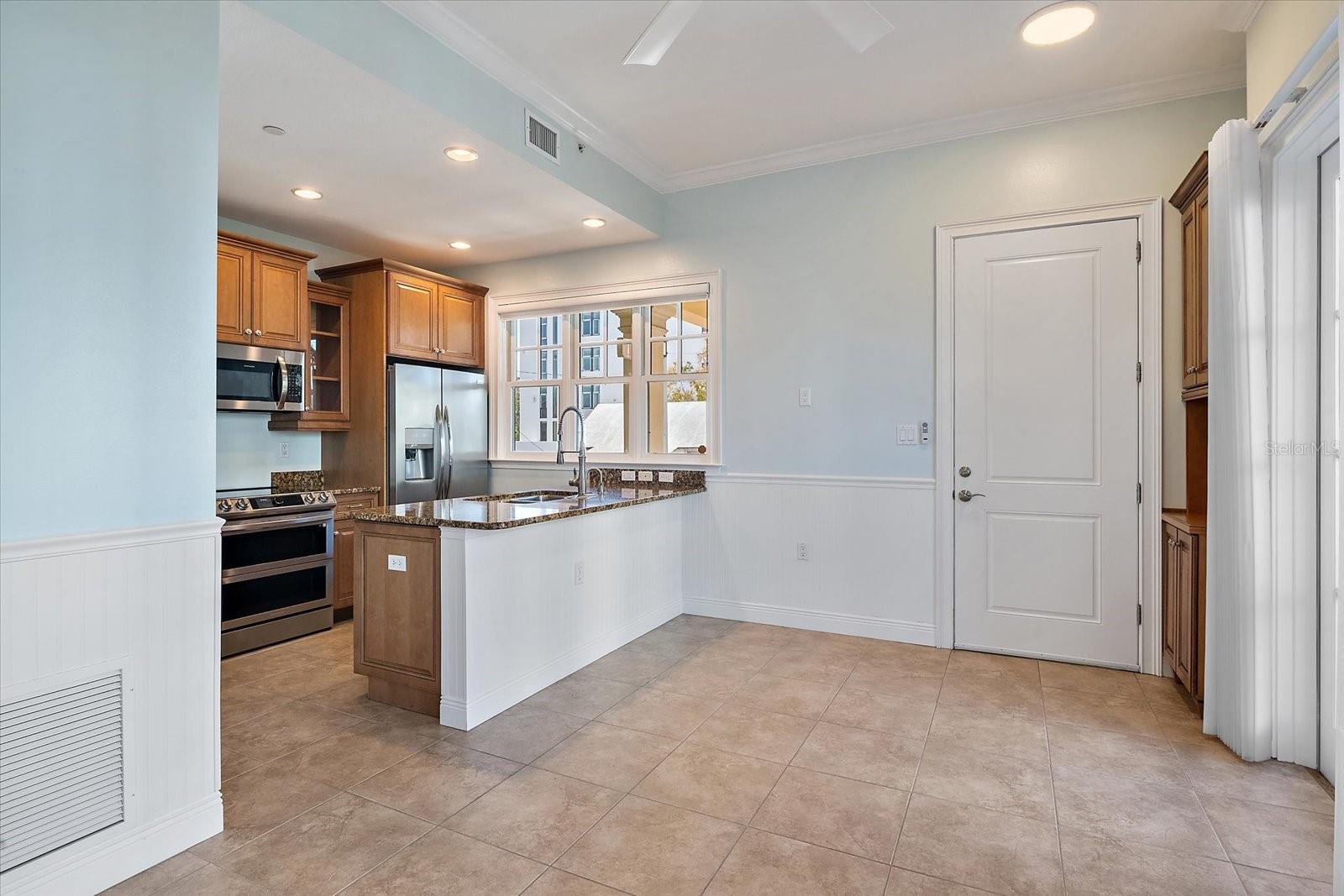 445 N ORANGE AVE #210 — photo 4