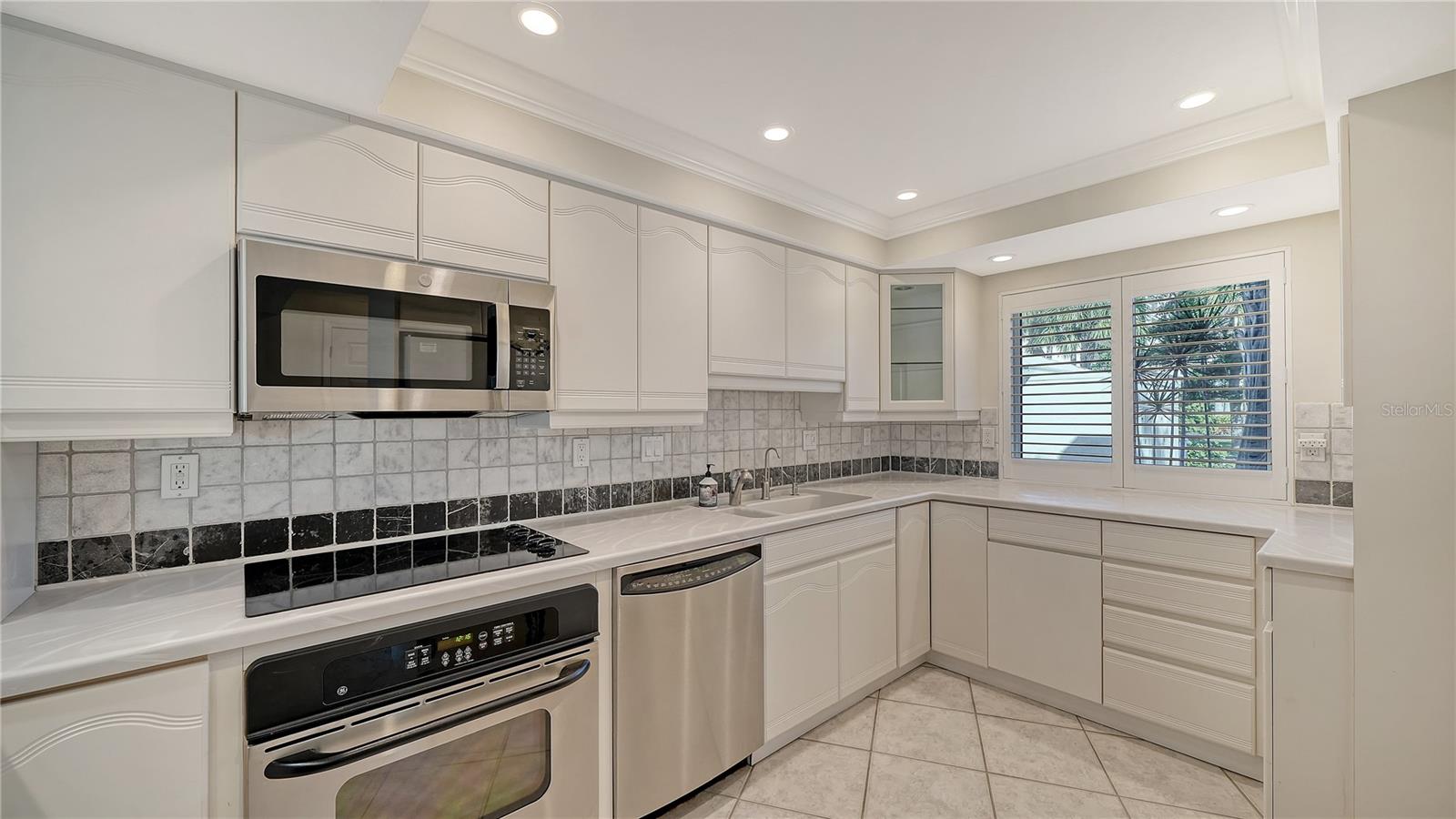 4835 GULF OF MEXICO DR #106 — photo 8