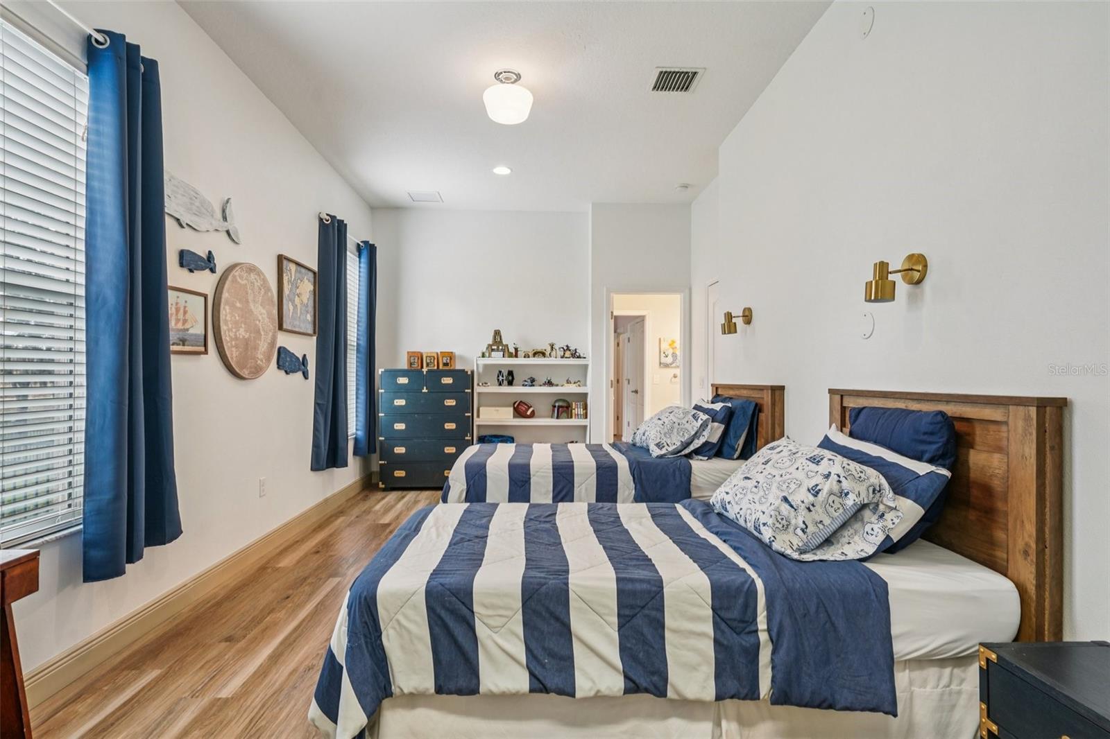 11325 HIDDEN VALLEY LN — photo 33