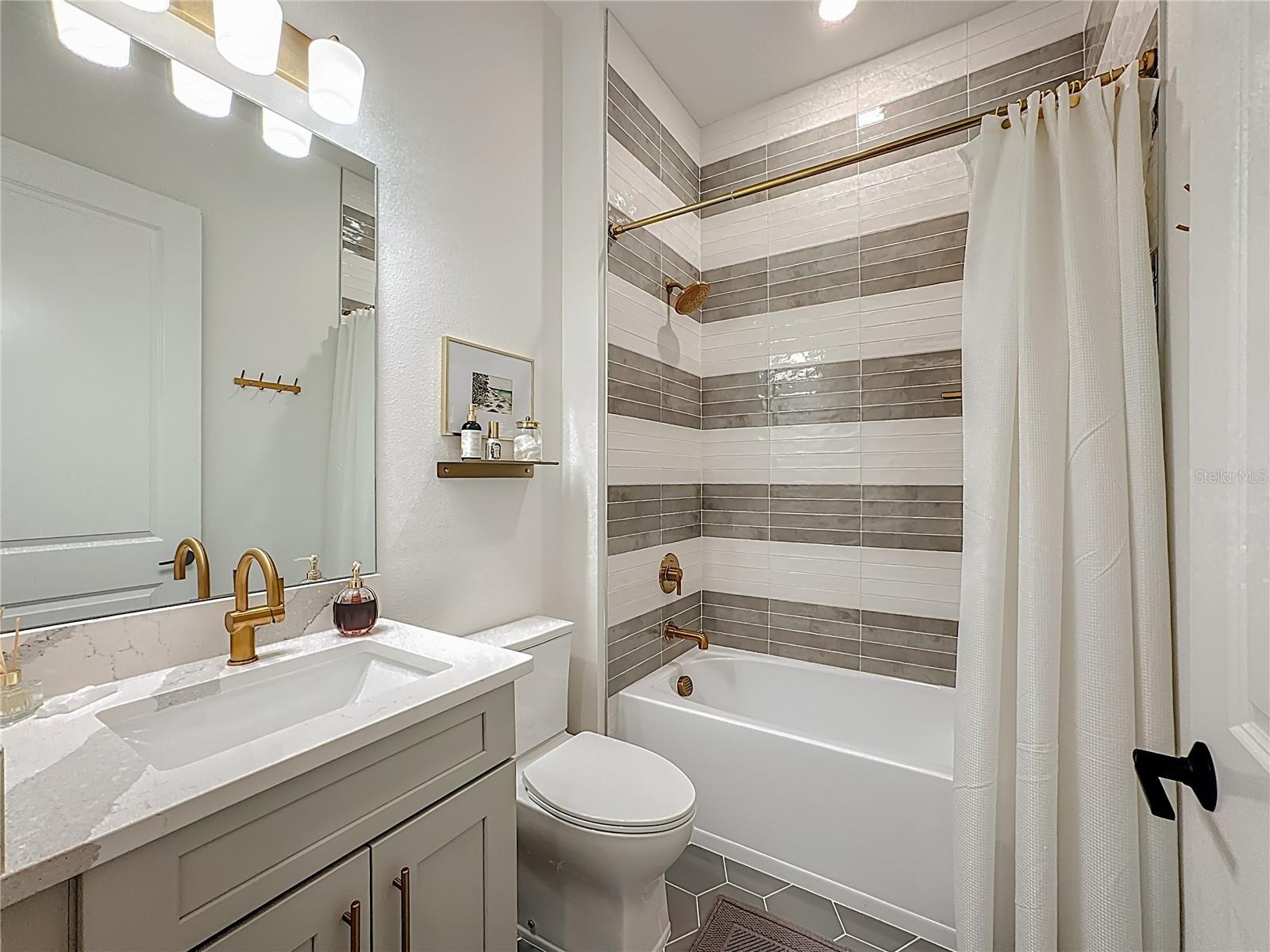 16306 ISOLA PL — photo 35