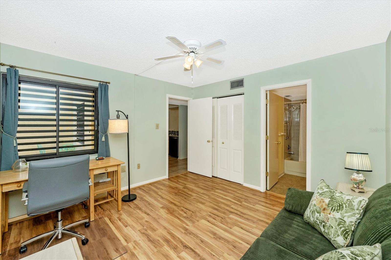 5219 LAKE VILLAGE DR #21 — photo 7