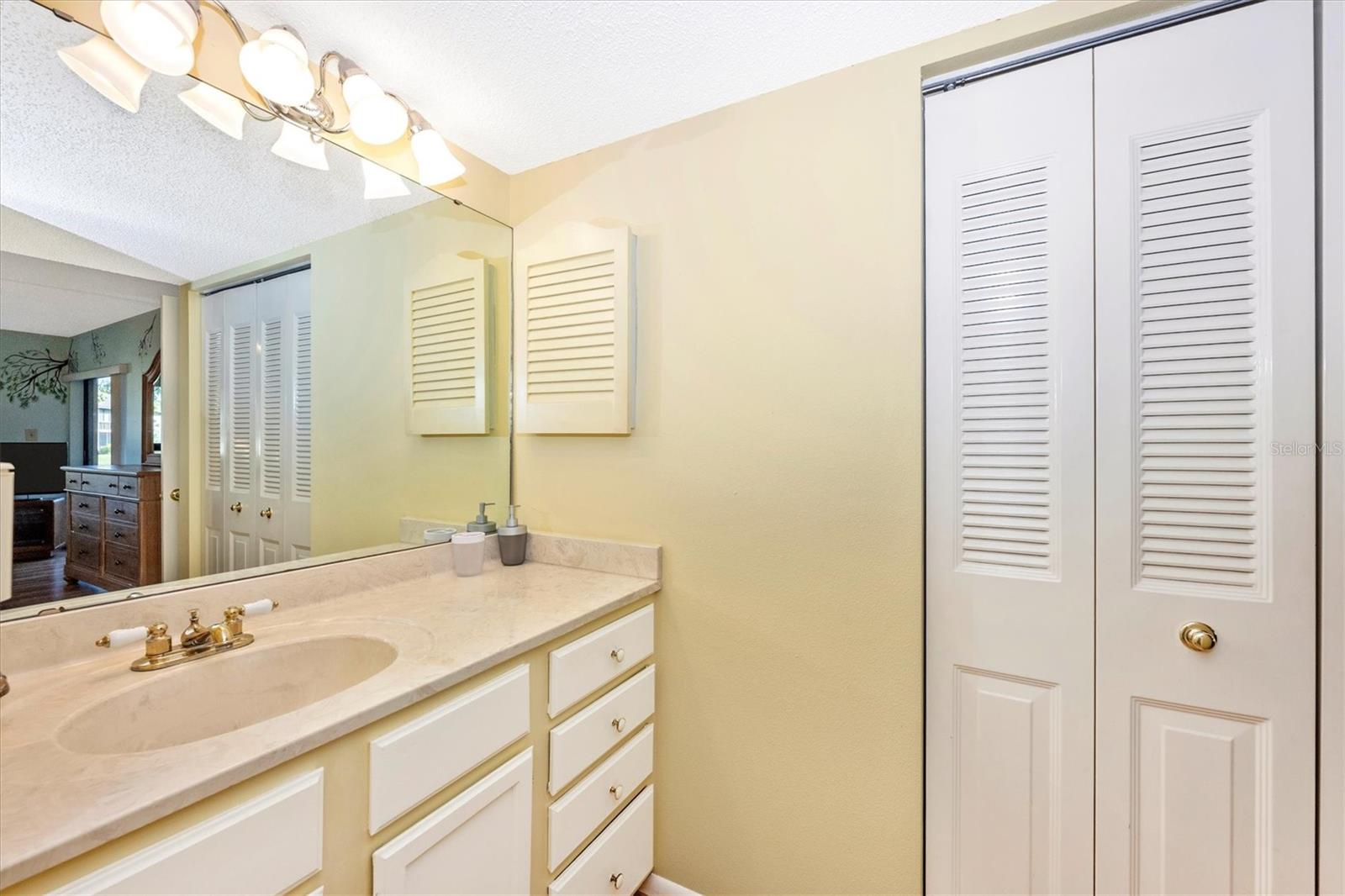 5219 LAKE VILLAGE DR #21 — photo 27