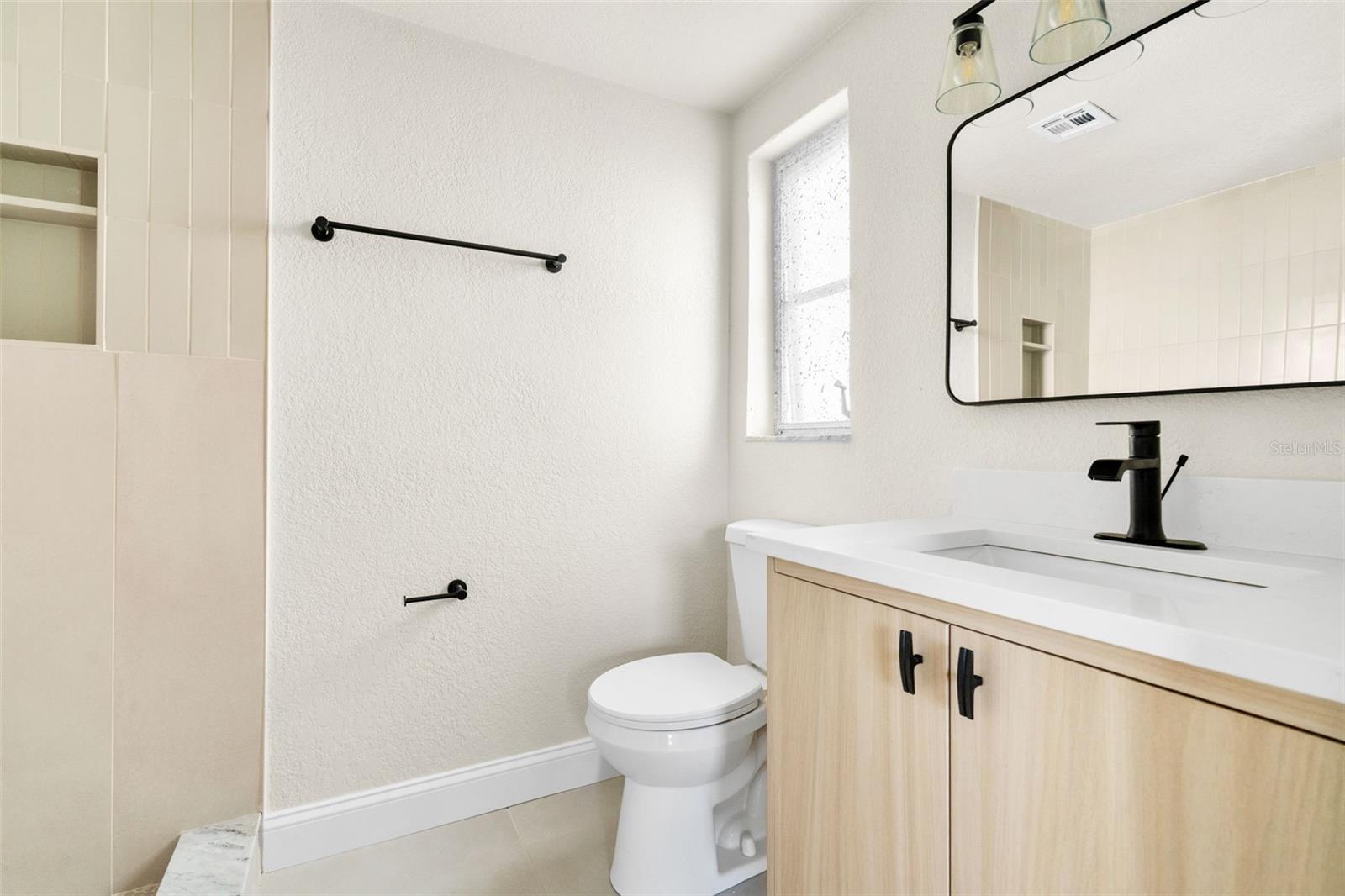 13804 VICTOR AVE — photo 25