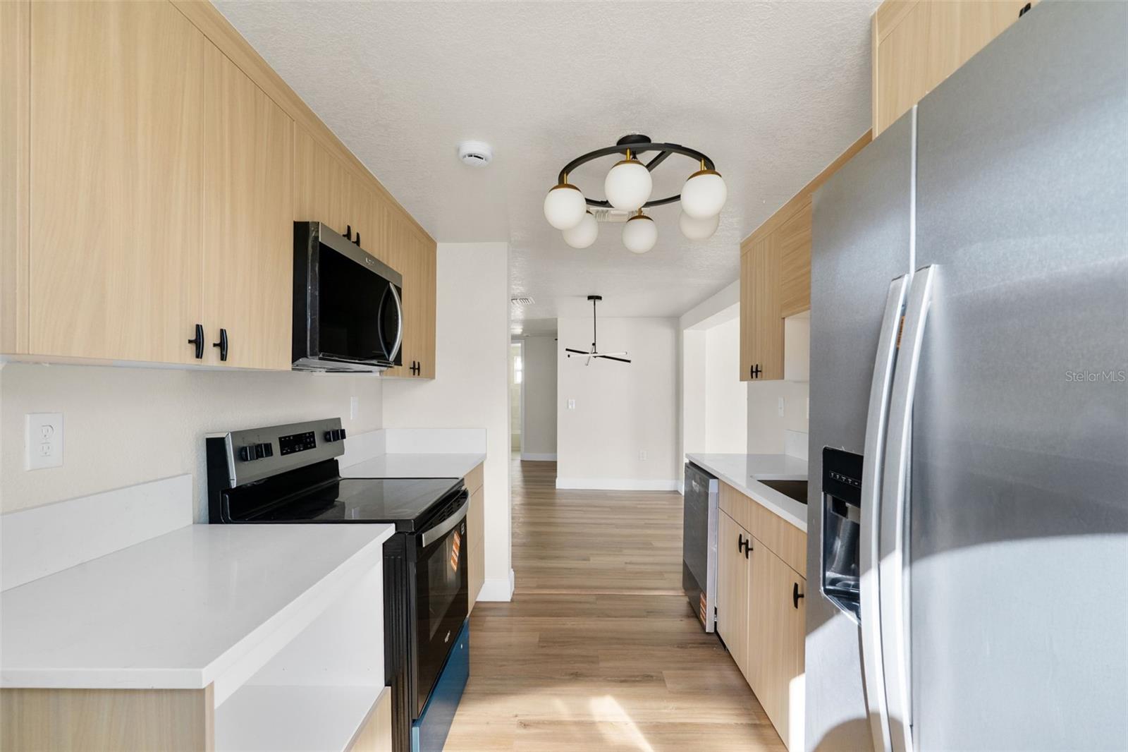 13804 VICTOR AVE — photo 11