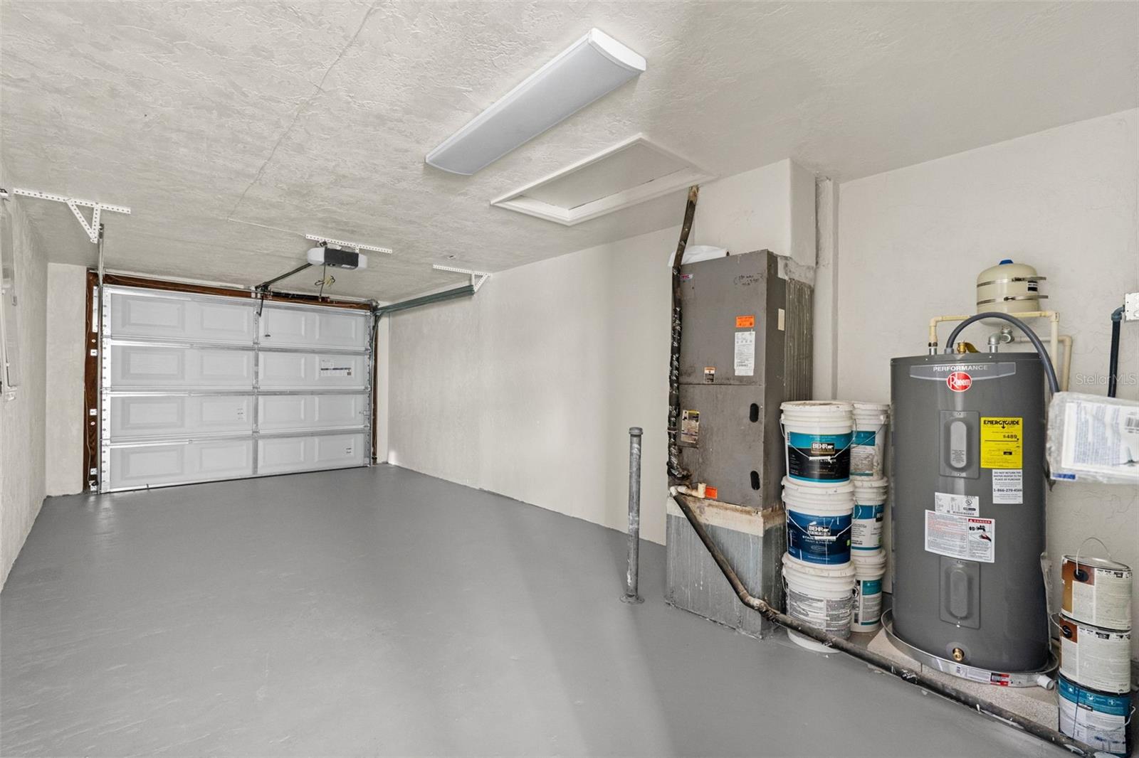 13804 VICTOR AVE — photo 31