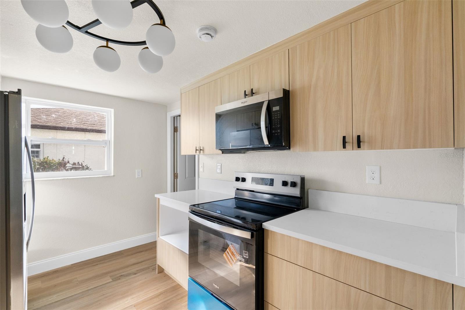 13804 VICTOR AVE — photo 13