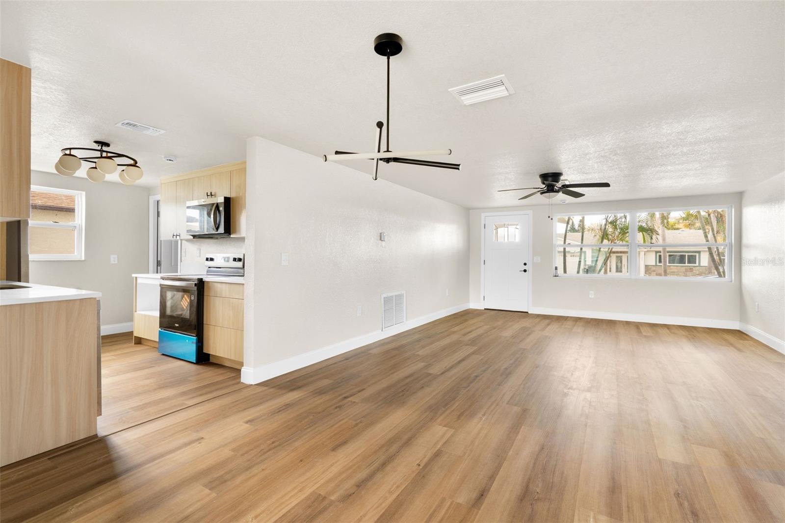13804 VICTOR AVE — photo 7
