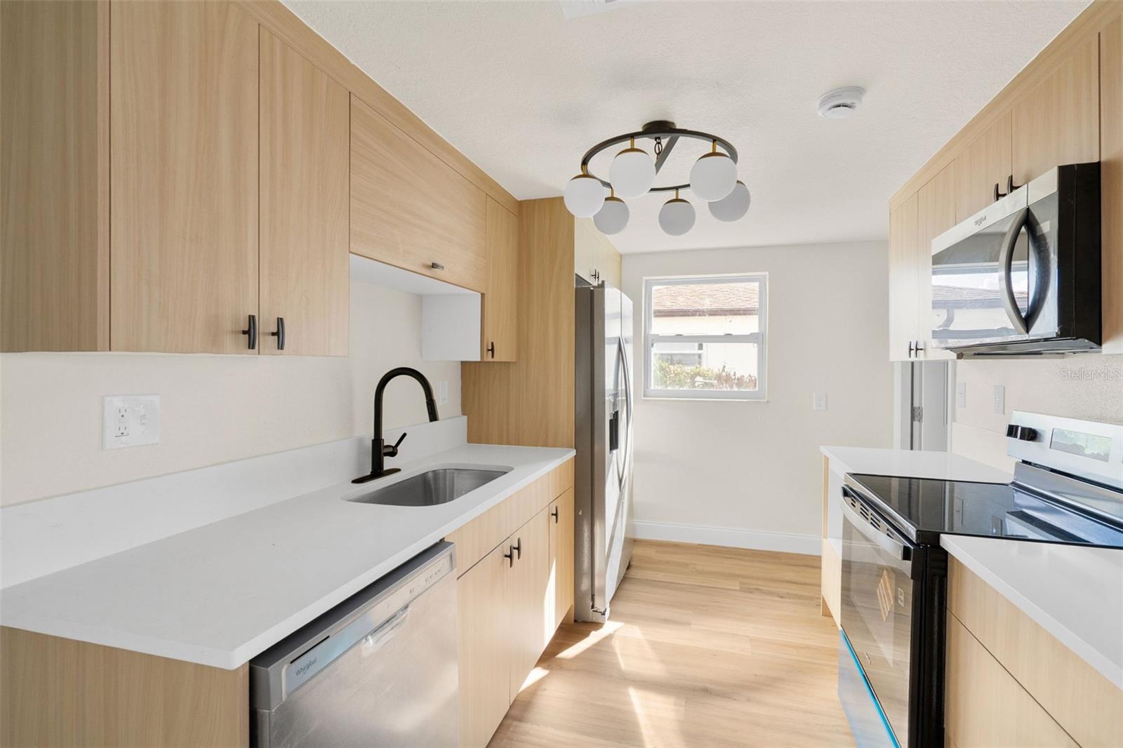 13804 VICTOR AVE — photo 12