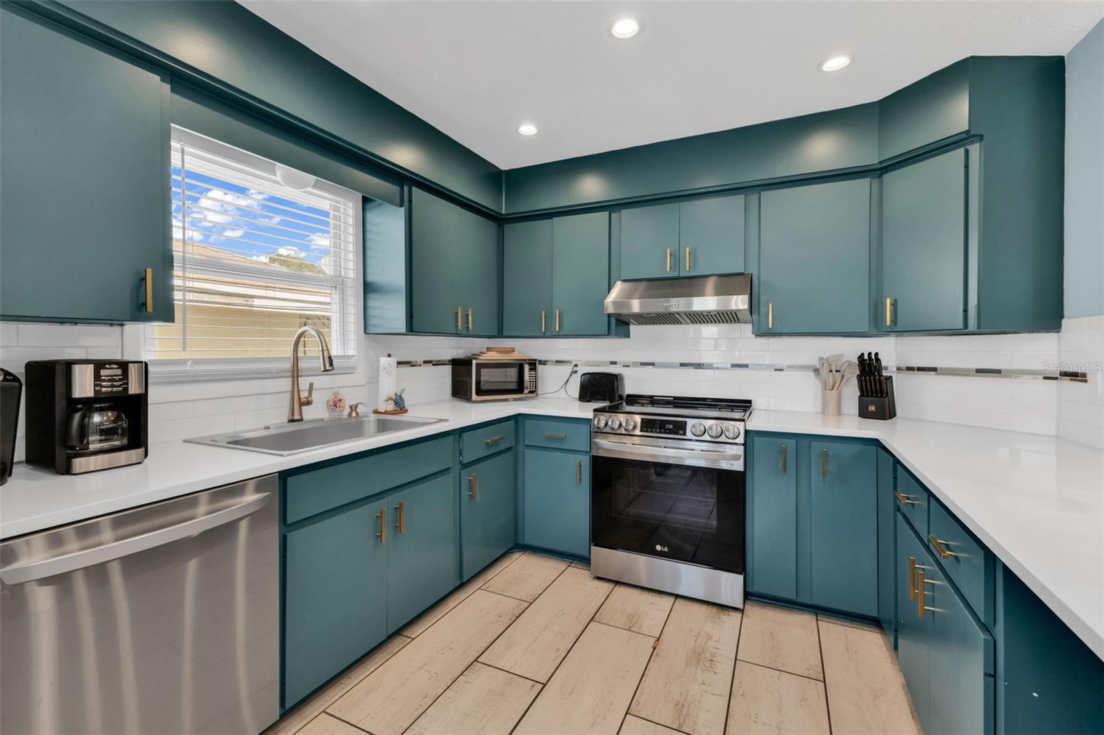 312 BAYSHORE RD — photo 47