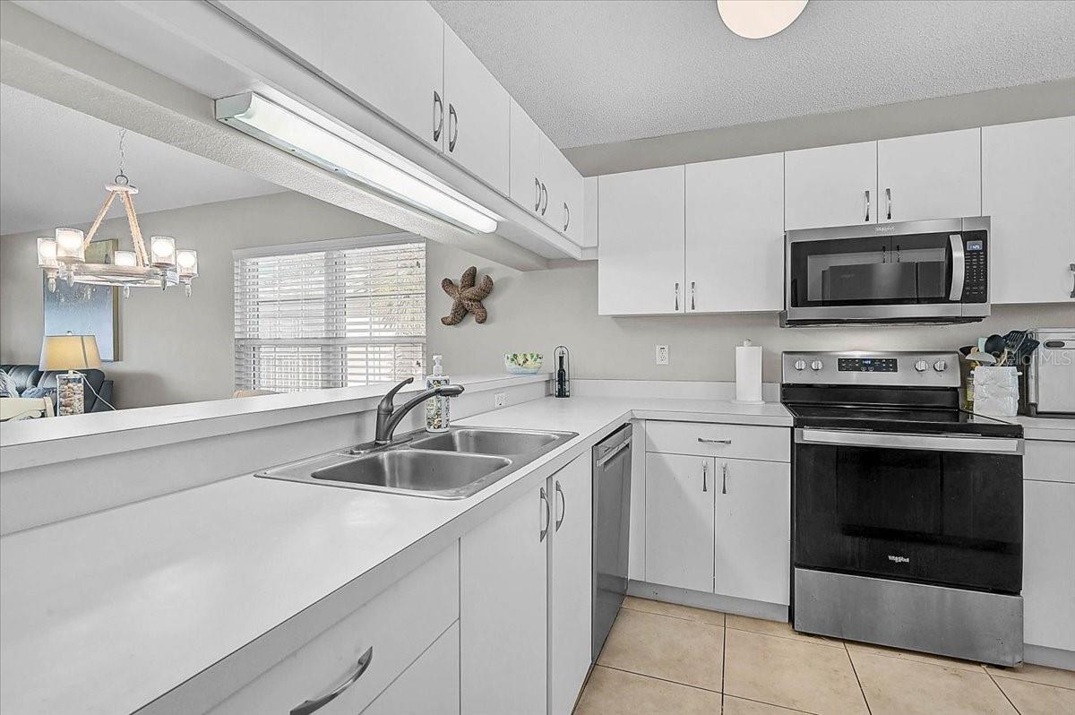 4219 CADDIE DR E #204 — photo 8